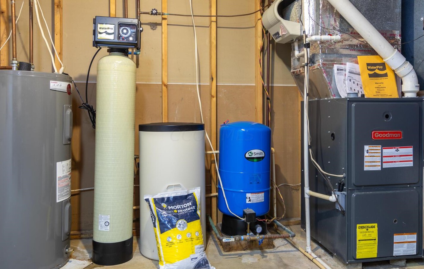 3340 Old Ml Rd, Lancaster OH 43130-9750 exterior