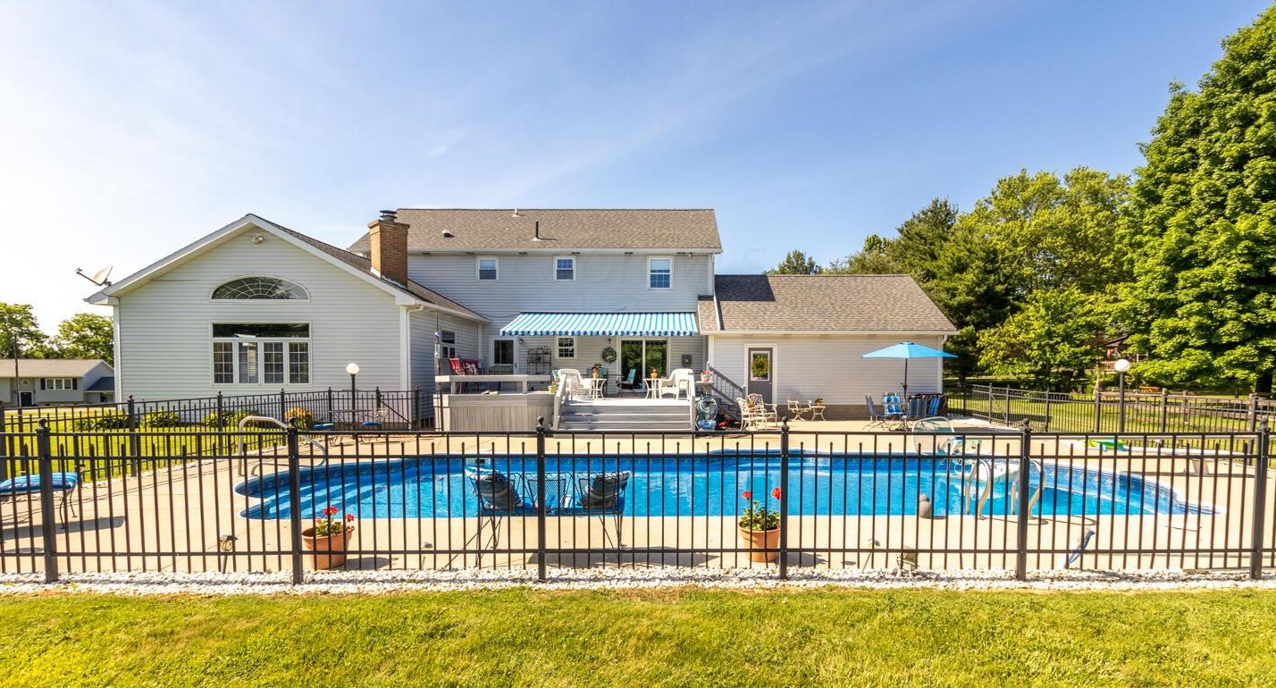 3340 Old Ml Rd, Lancaster OH 43130-9750 exterior