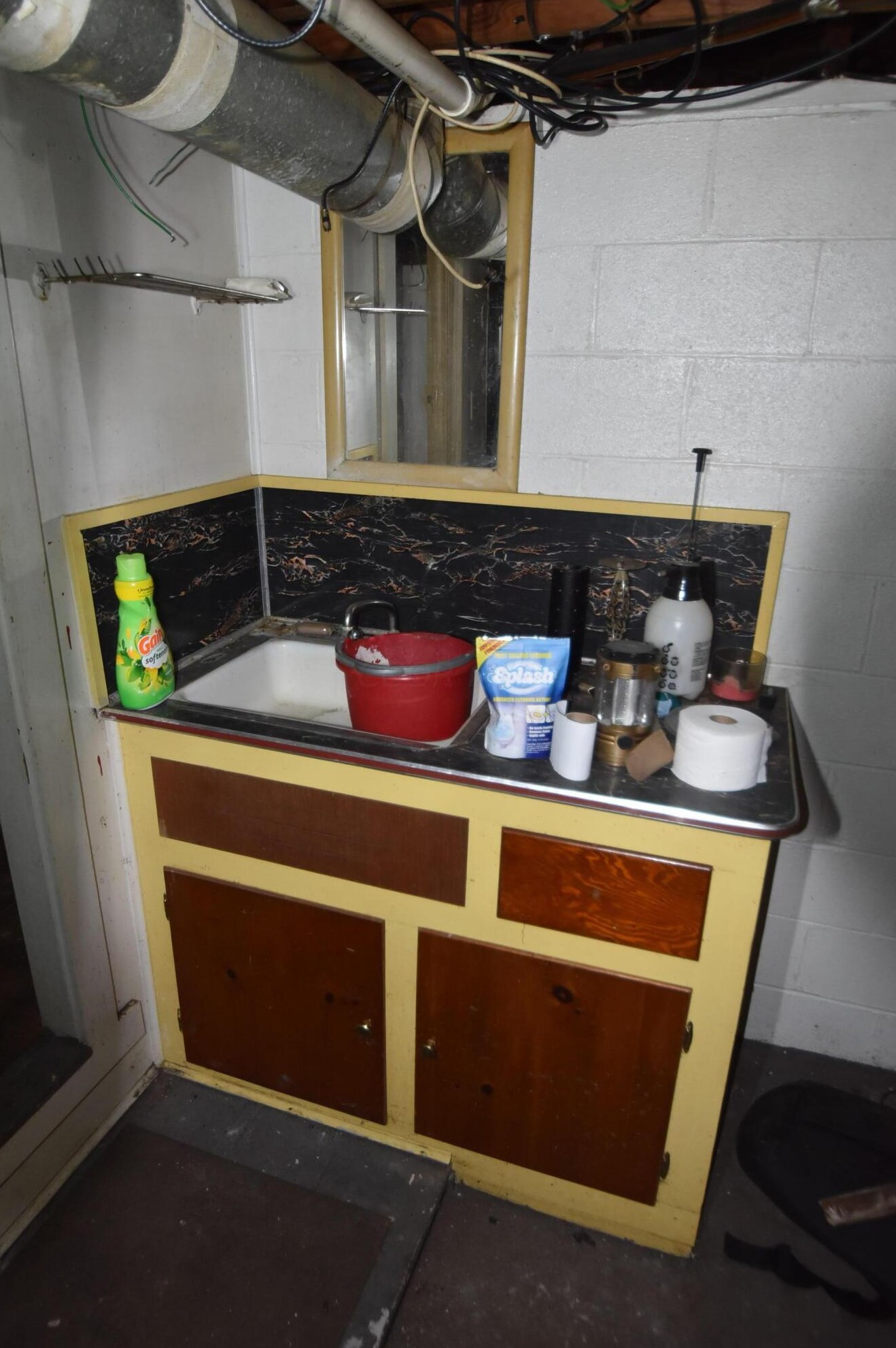 966 Pierce Ave, Columbus OH 43227-1255 exterior