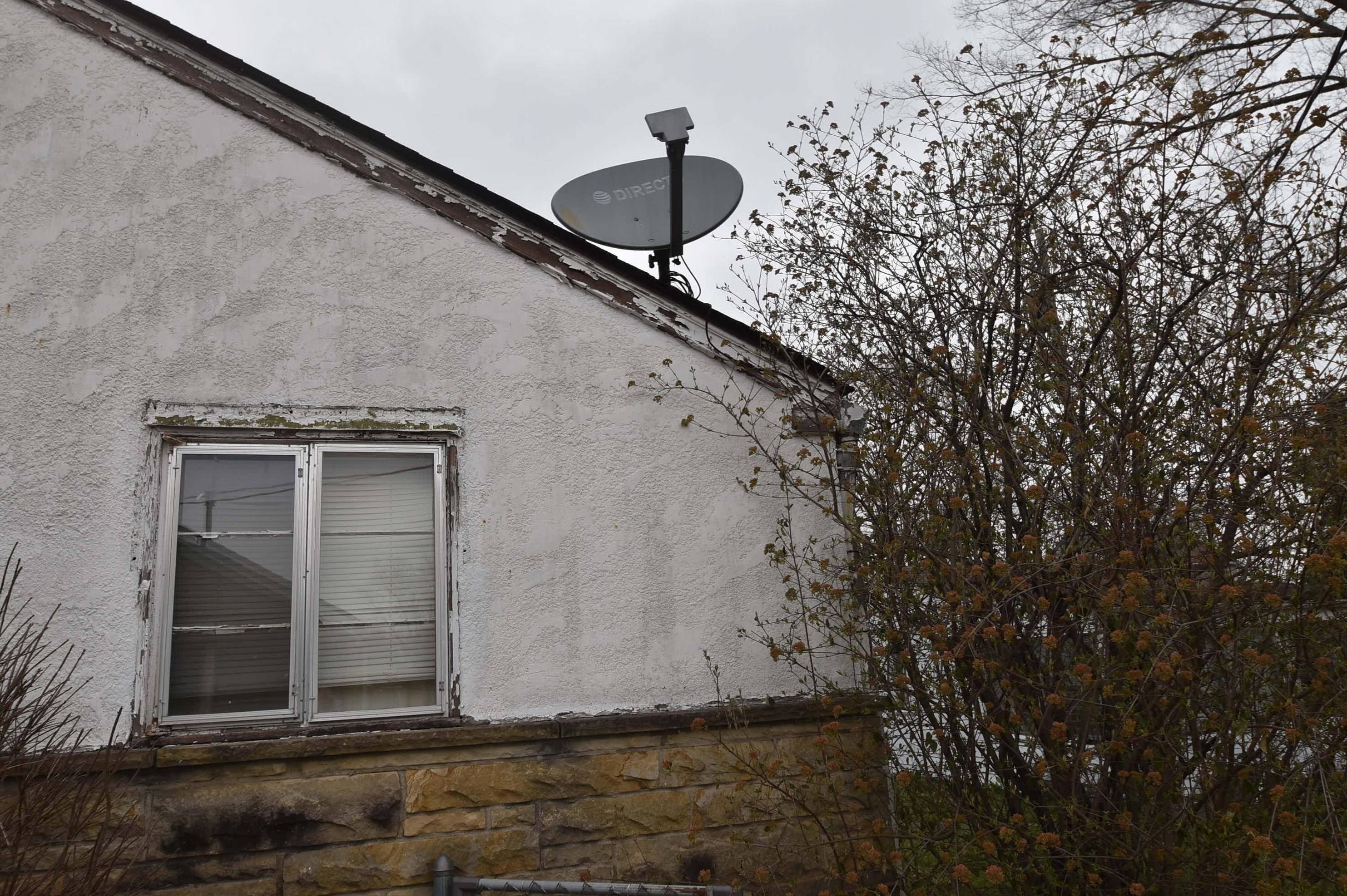 966 Pierce Ave, Columbus OH 43227-1255 exterior