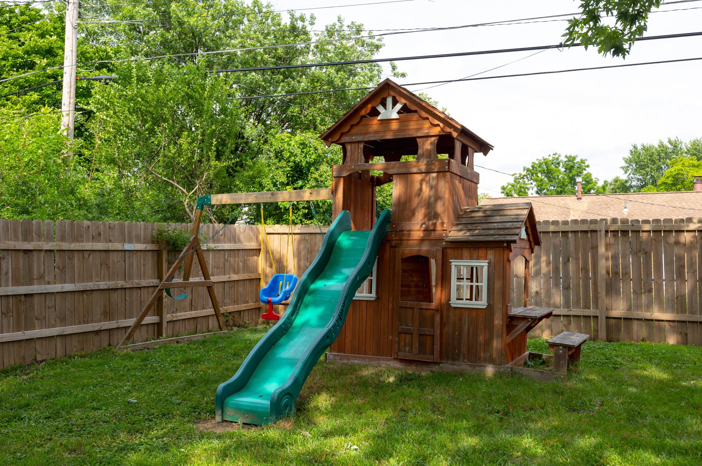 232 Redmond Rd, Columbus OH 43228-2202 exterior