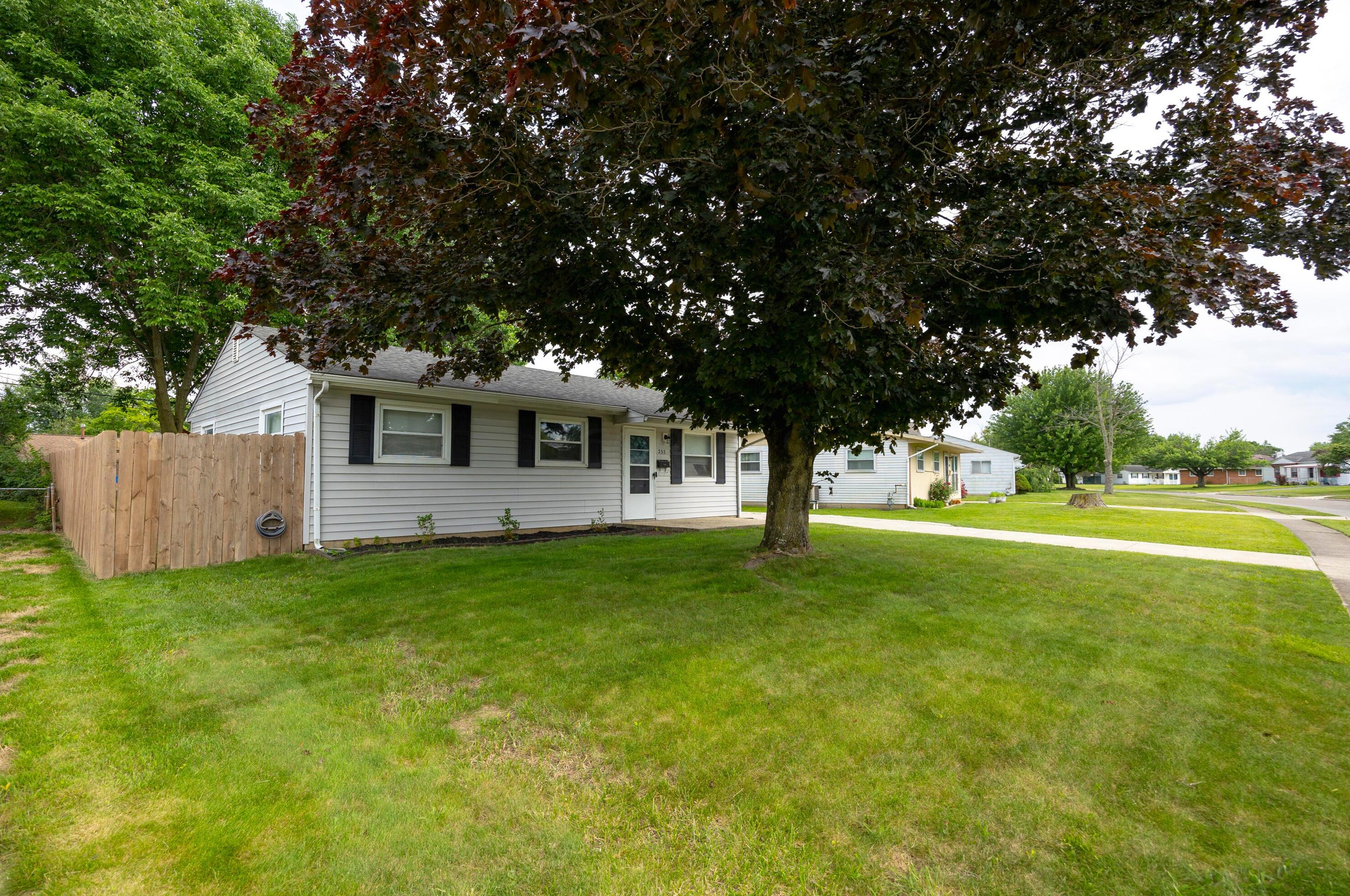 232 Redmond Rd, Columbus OH 43228-2202 exterior