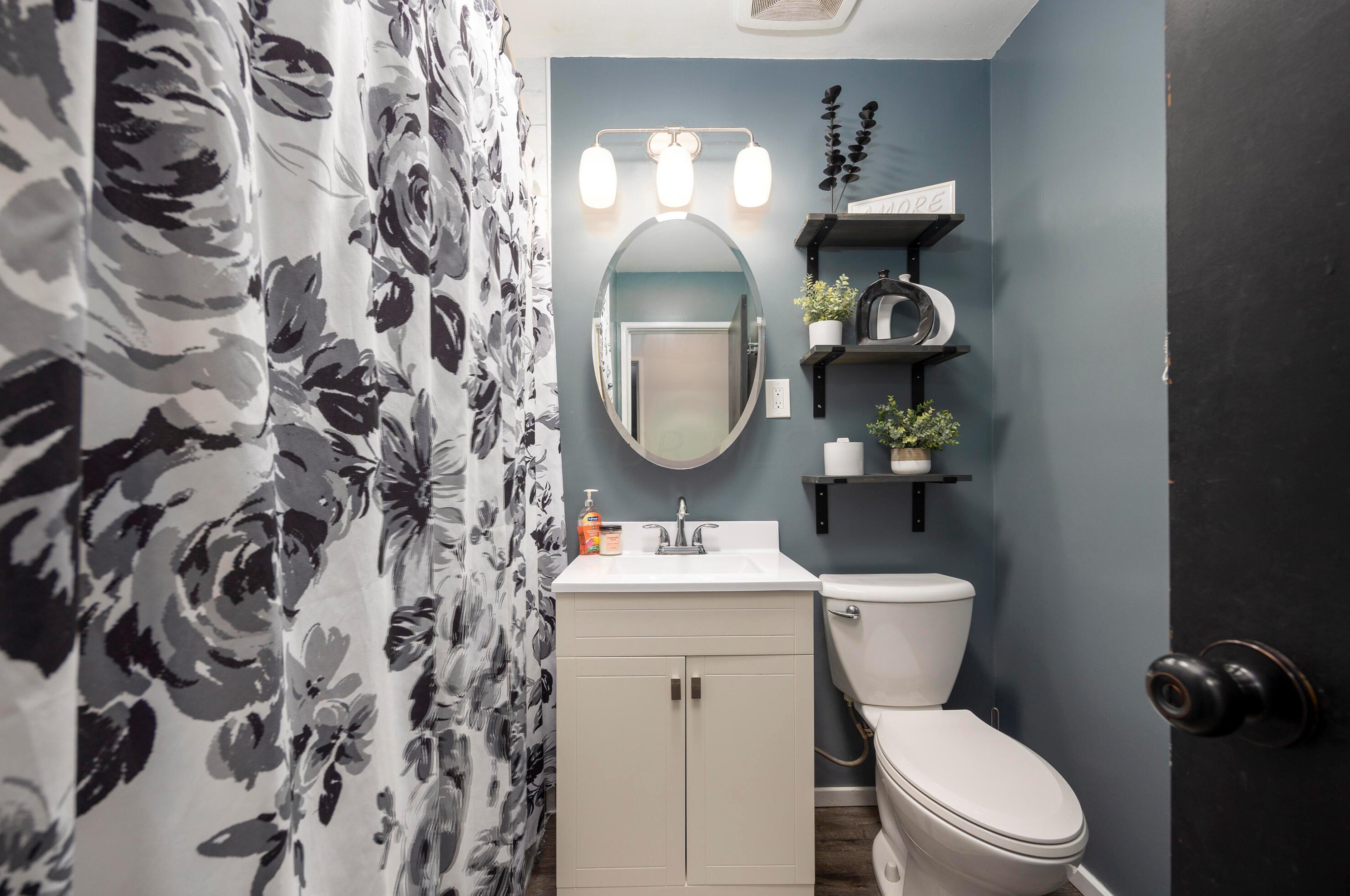 232 Redmond Rd, Columbus OH 43228-2202 exterior