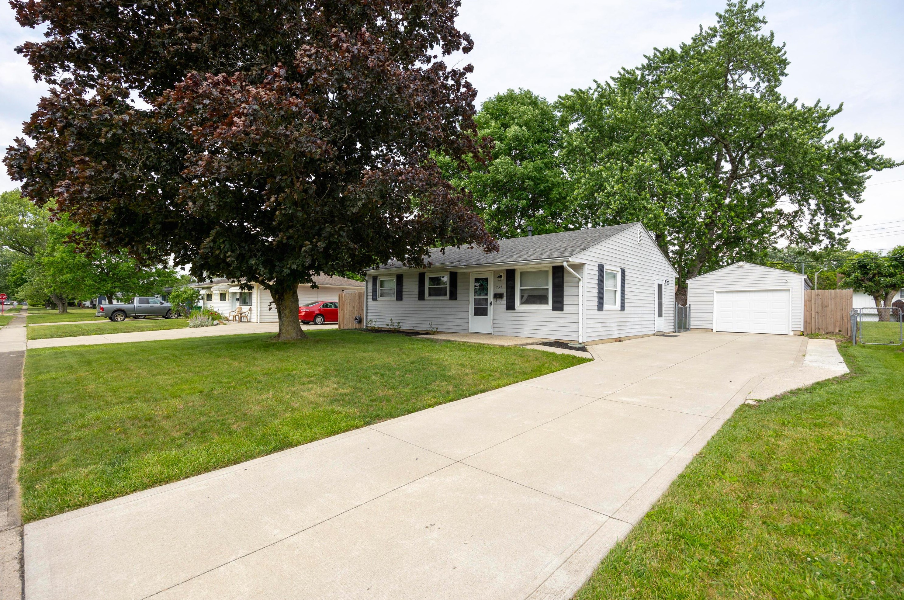 232 Redmond Rd, Columbus OH 43228-2202 exterior