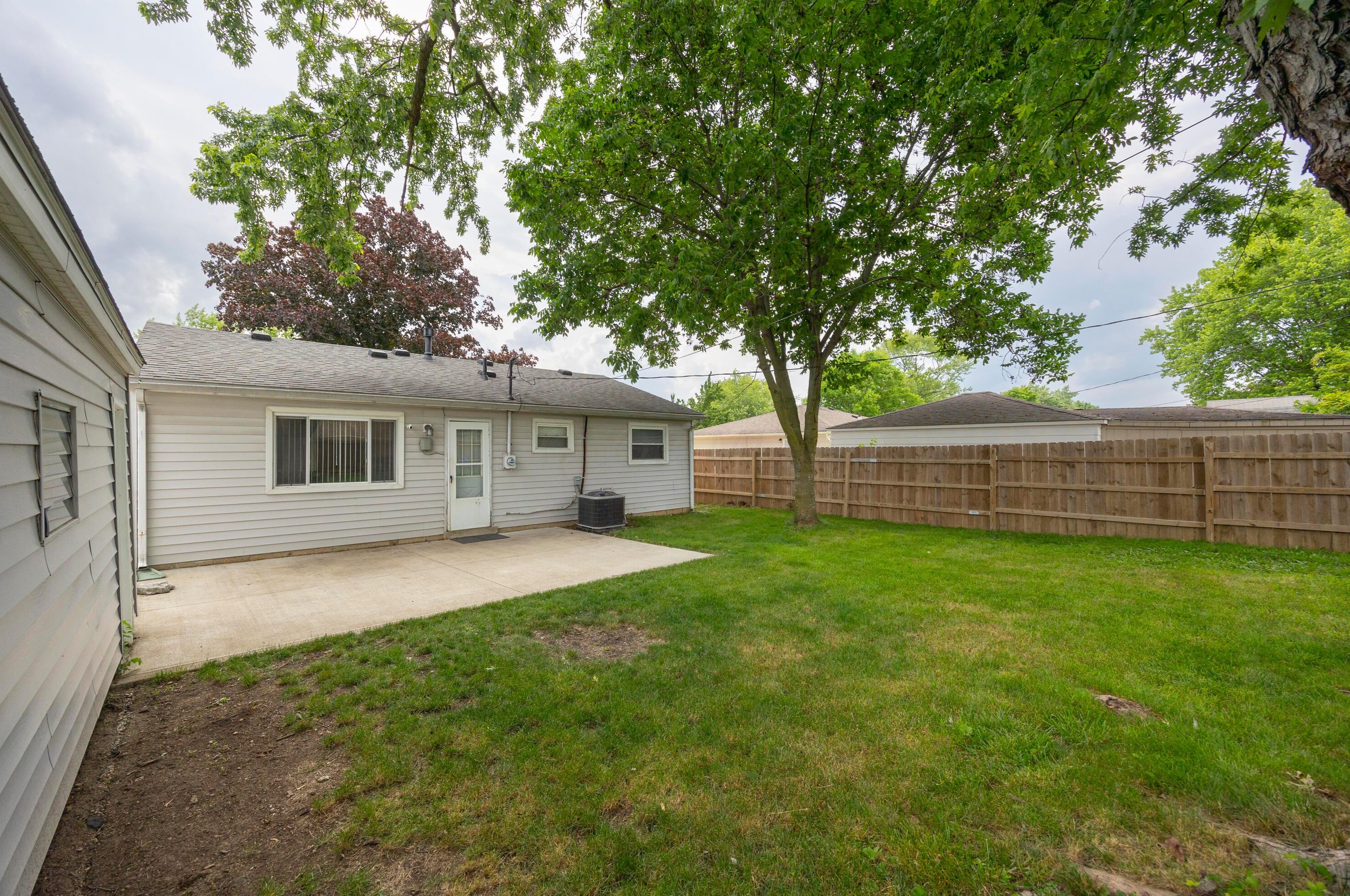 232 Redmond Rd, Columbus OH 43228-2202 exterior