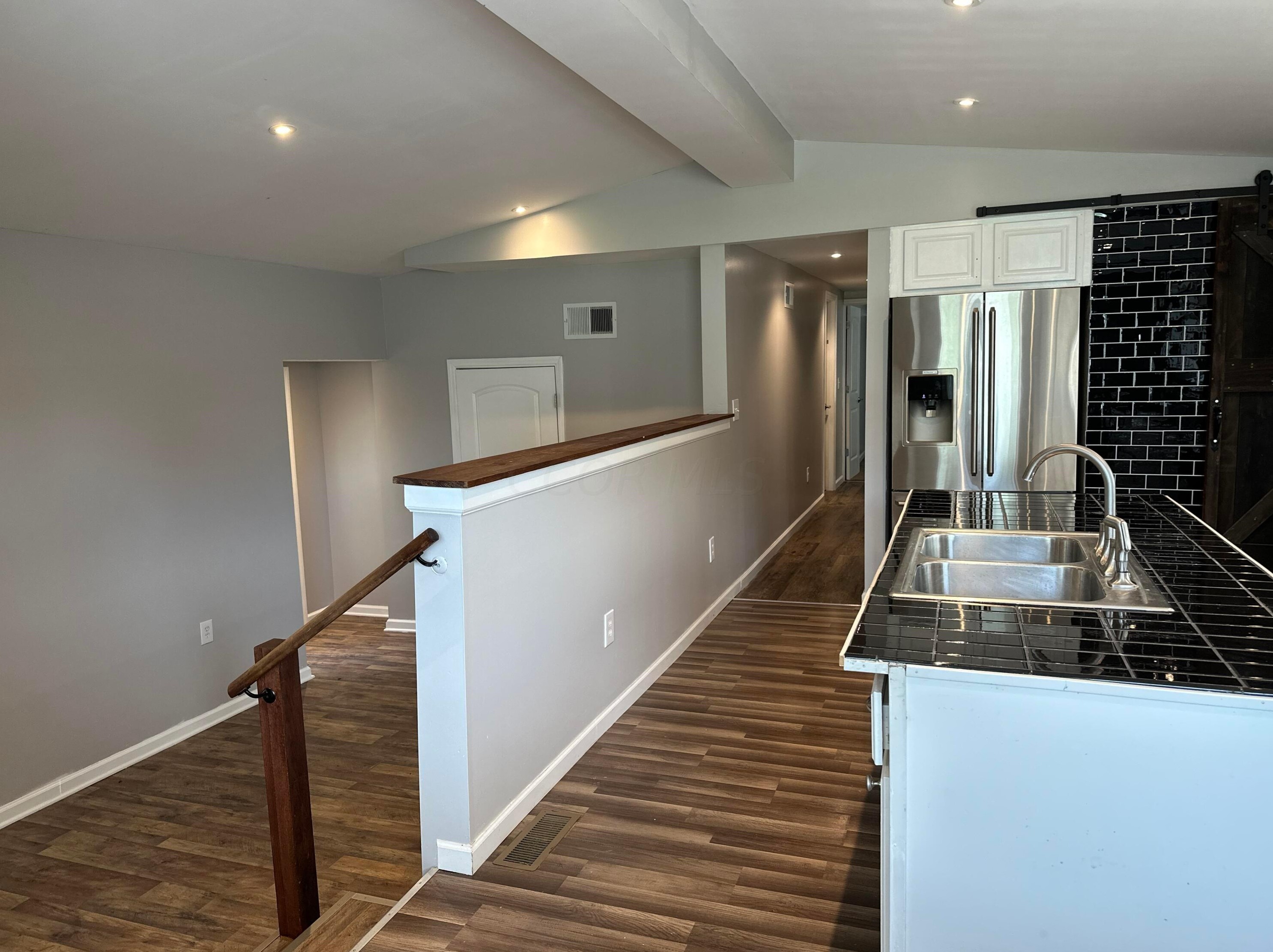 2256 Maureen Blvd, Columbus OH 43207-4555 exterior