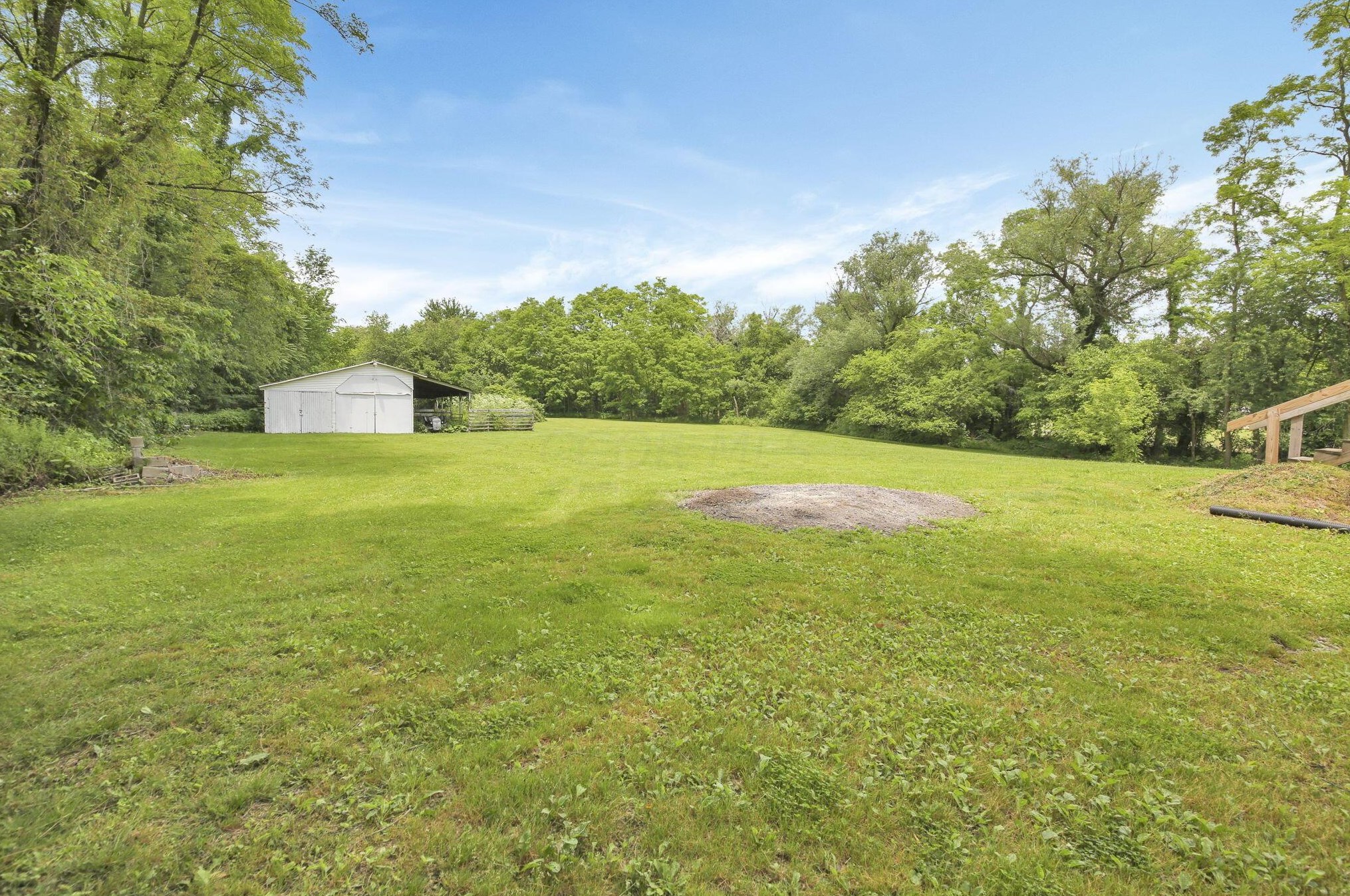 4833 Columbus Rd, Centerburg OH  43011-8900 exterior