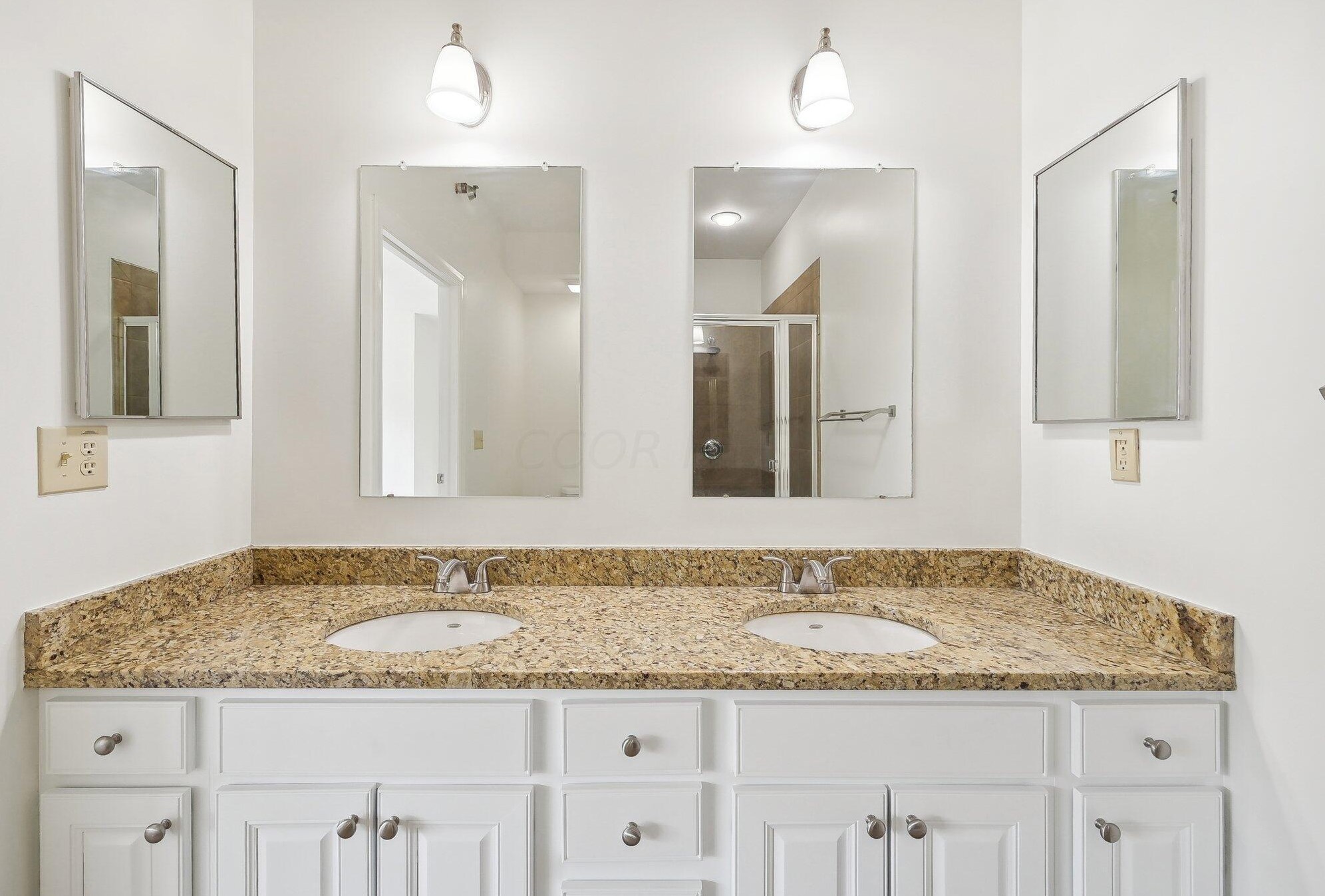 1766 Ridgecliff Rd, Columbus OH 43221-1954 exterior