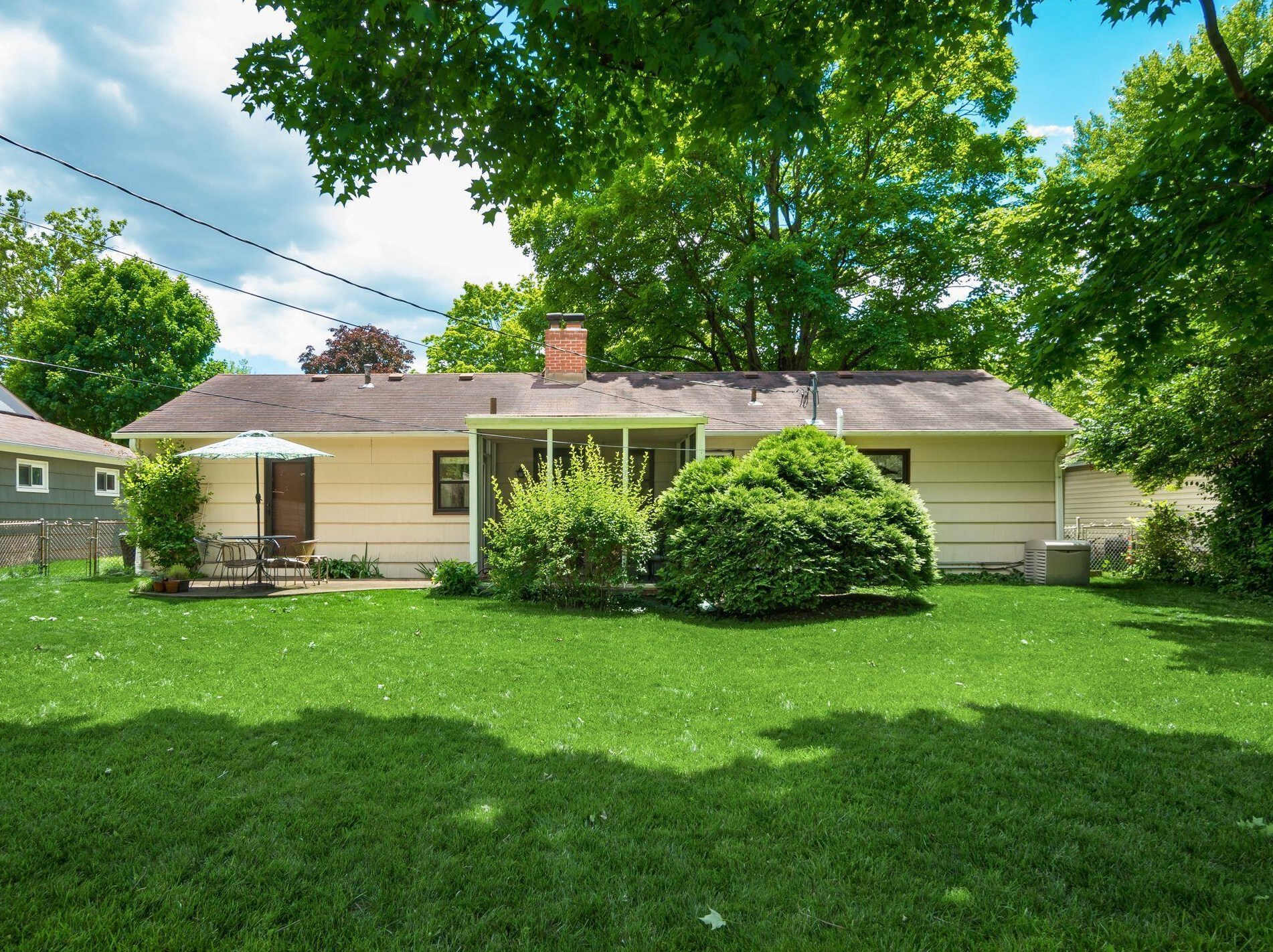 1926 Milden Rd, Columbus OH 43221-1937 exterior