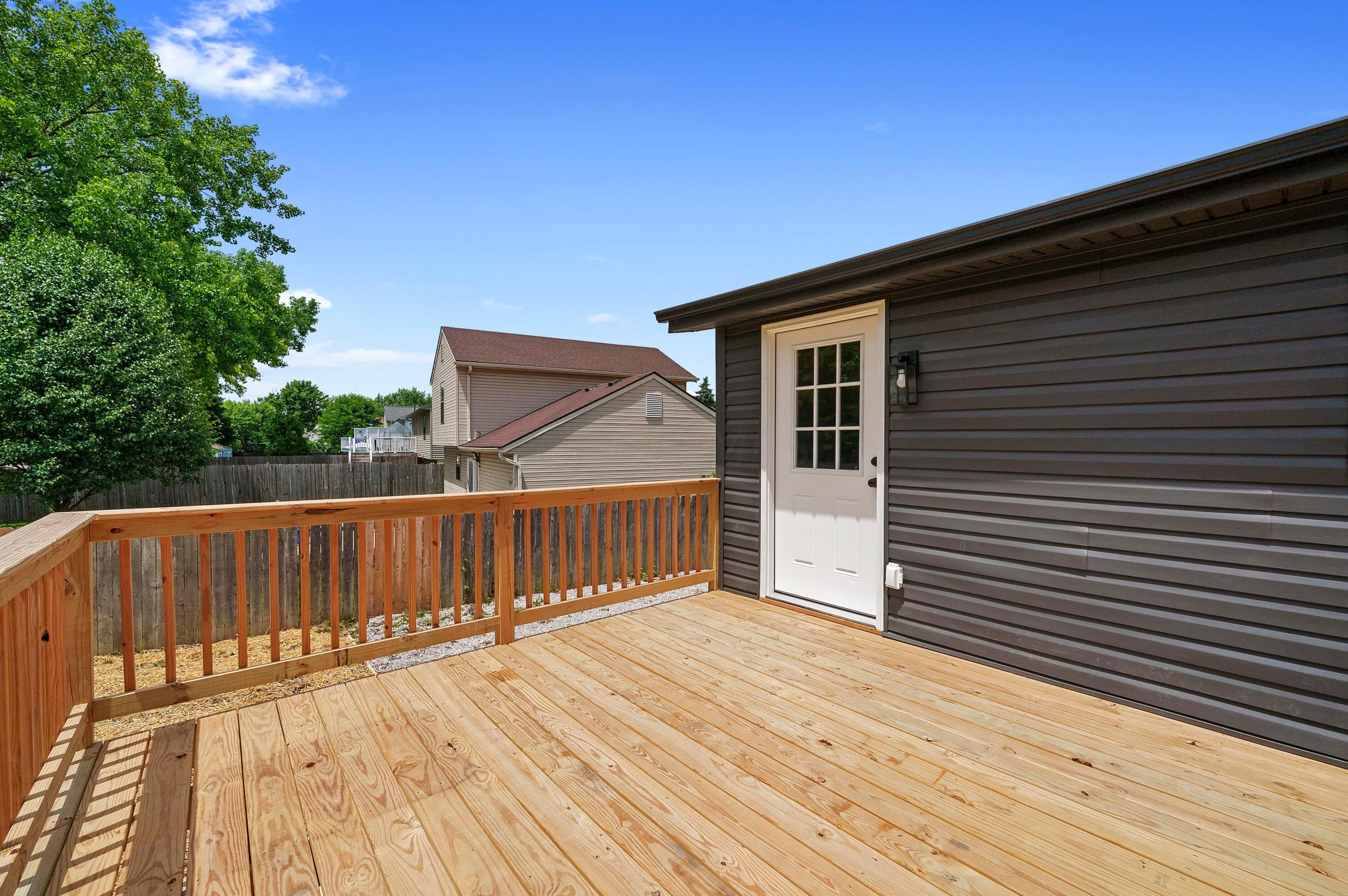 2187 Poplar St, Columbus OH 43207-4380 exterior