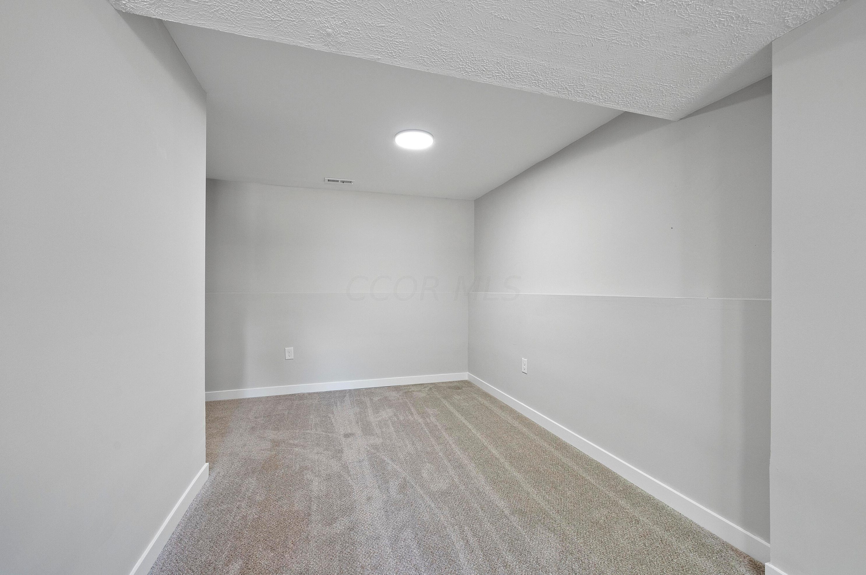 2187 Poplar St, Columbus OH 43207-4380 exterior