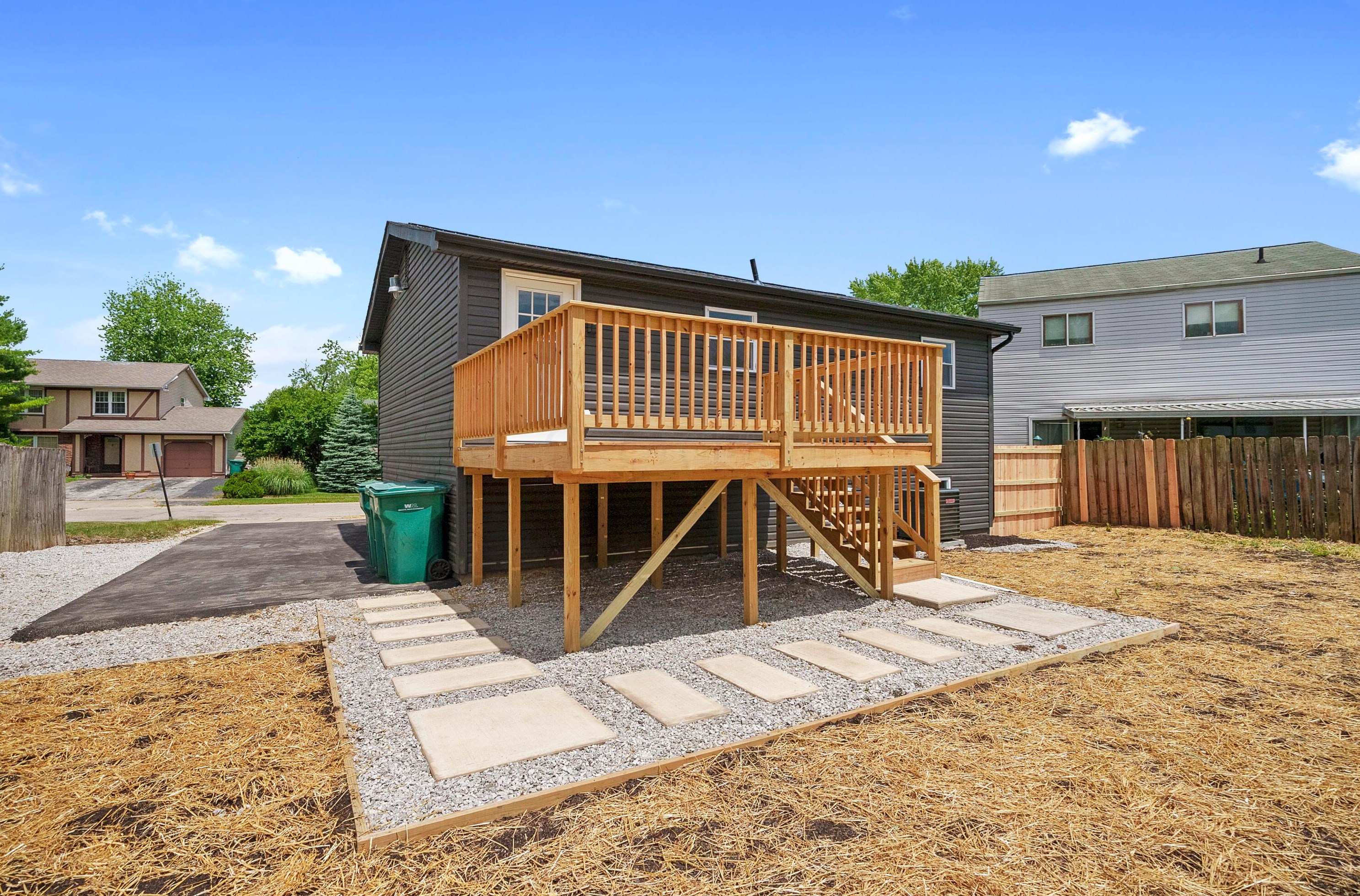 2187 Poplar St, Columbus OH 43207-4380 exterior