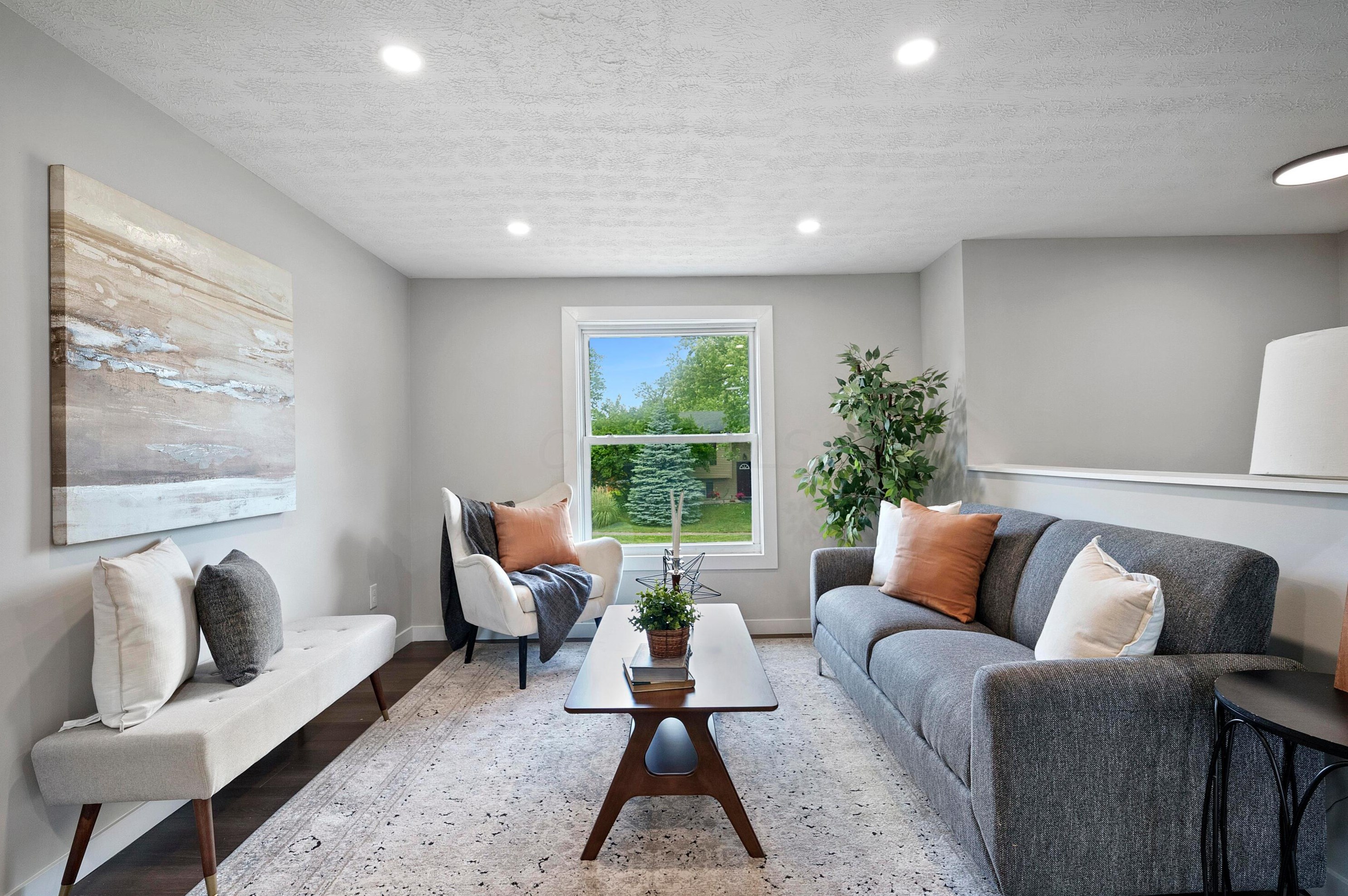 2187 Poplar St, Columbus OH 43207-4380 exterior