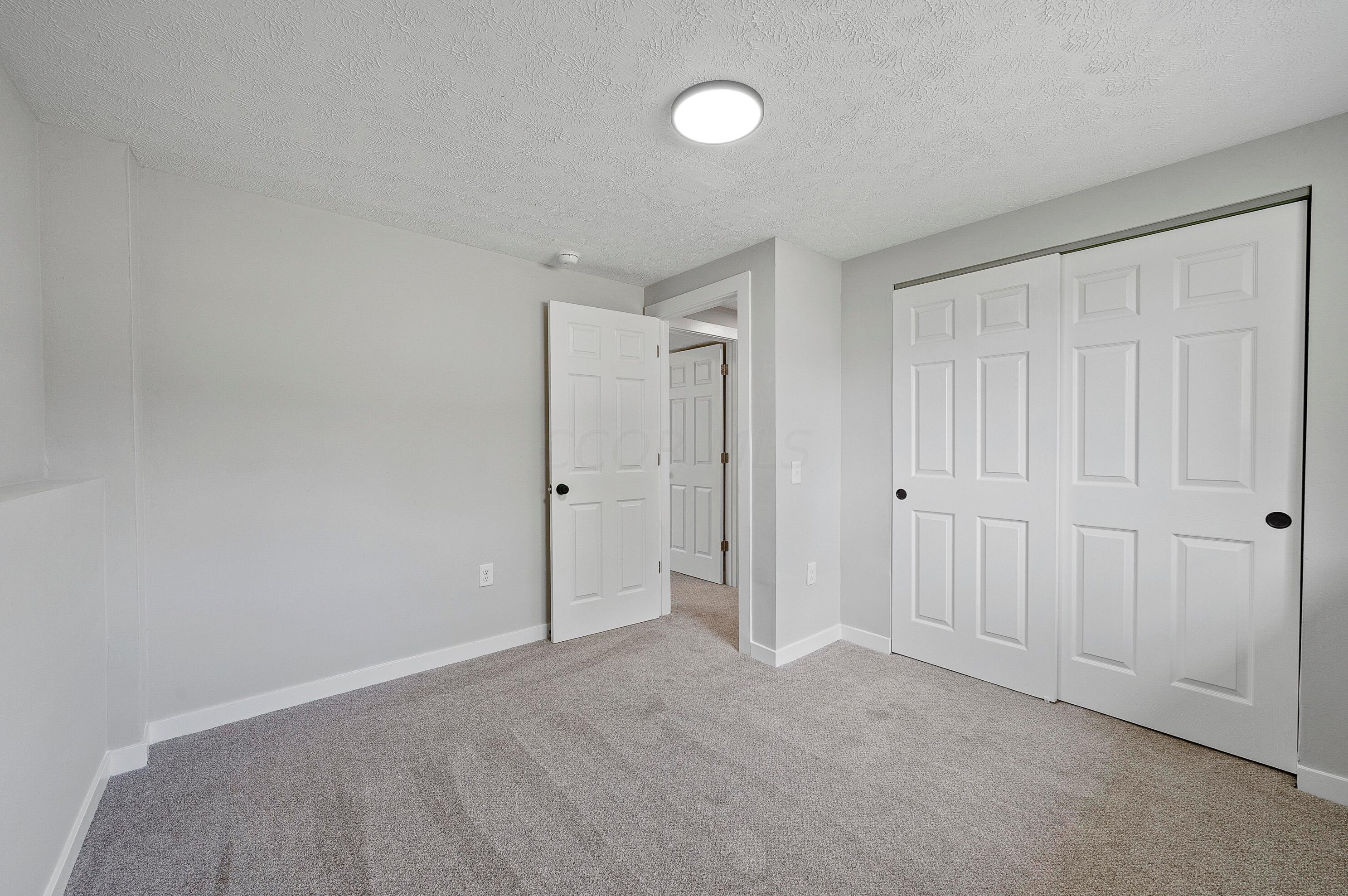 2187 Poplar St, Columbus OH 43207-4380 exterior