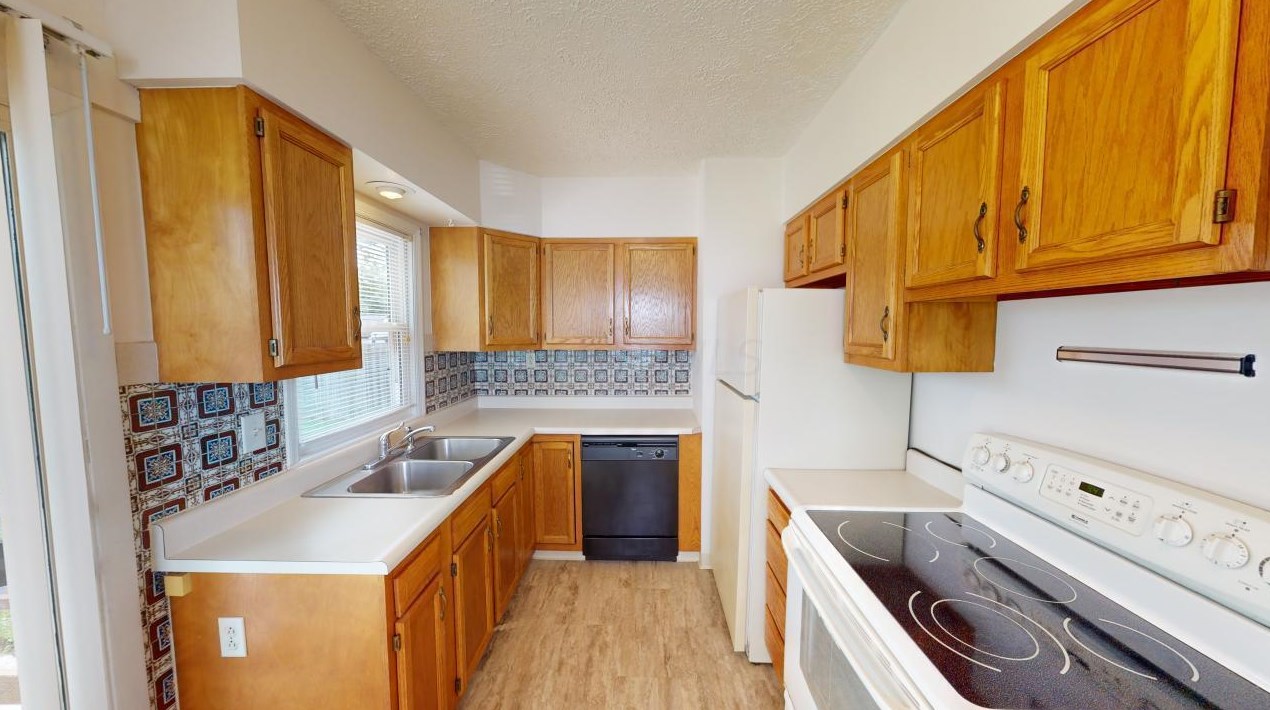 758 Melrose Ave, Columbus OH 43224-3926 exterior