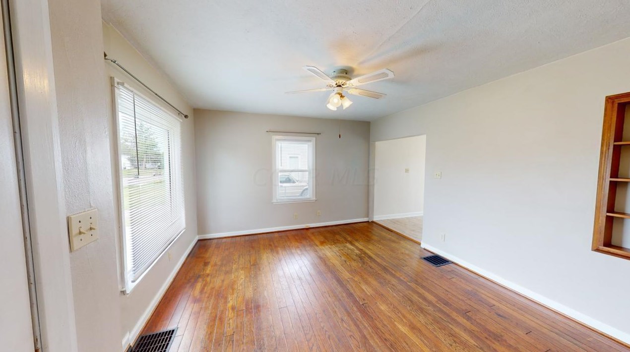 758 Melrose Ave, Columbus OH 43224-3926 exterior