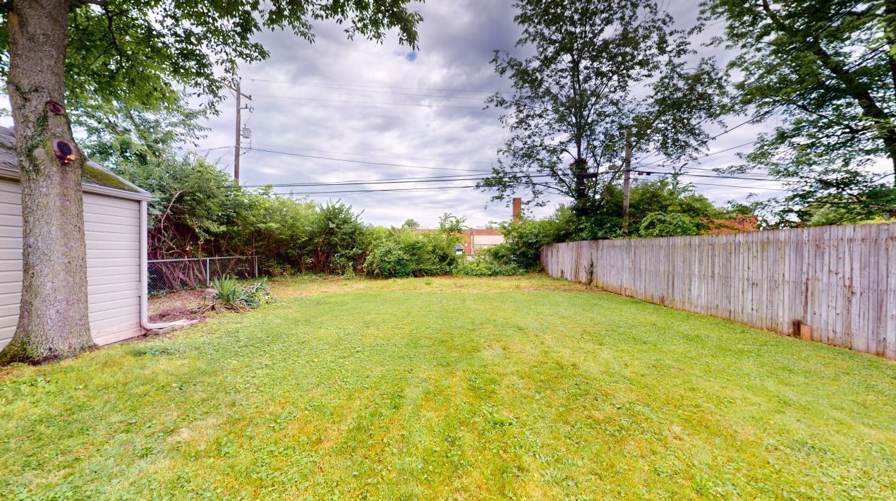 758 Melrose Ave, Columbus OH 43224-3926 exterior