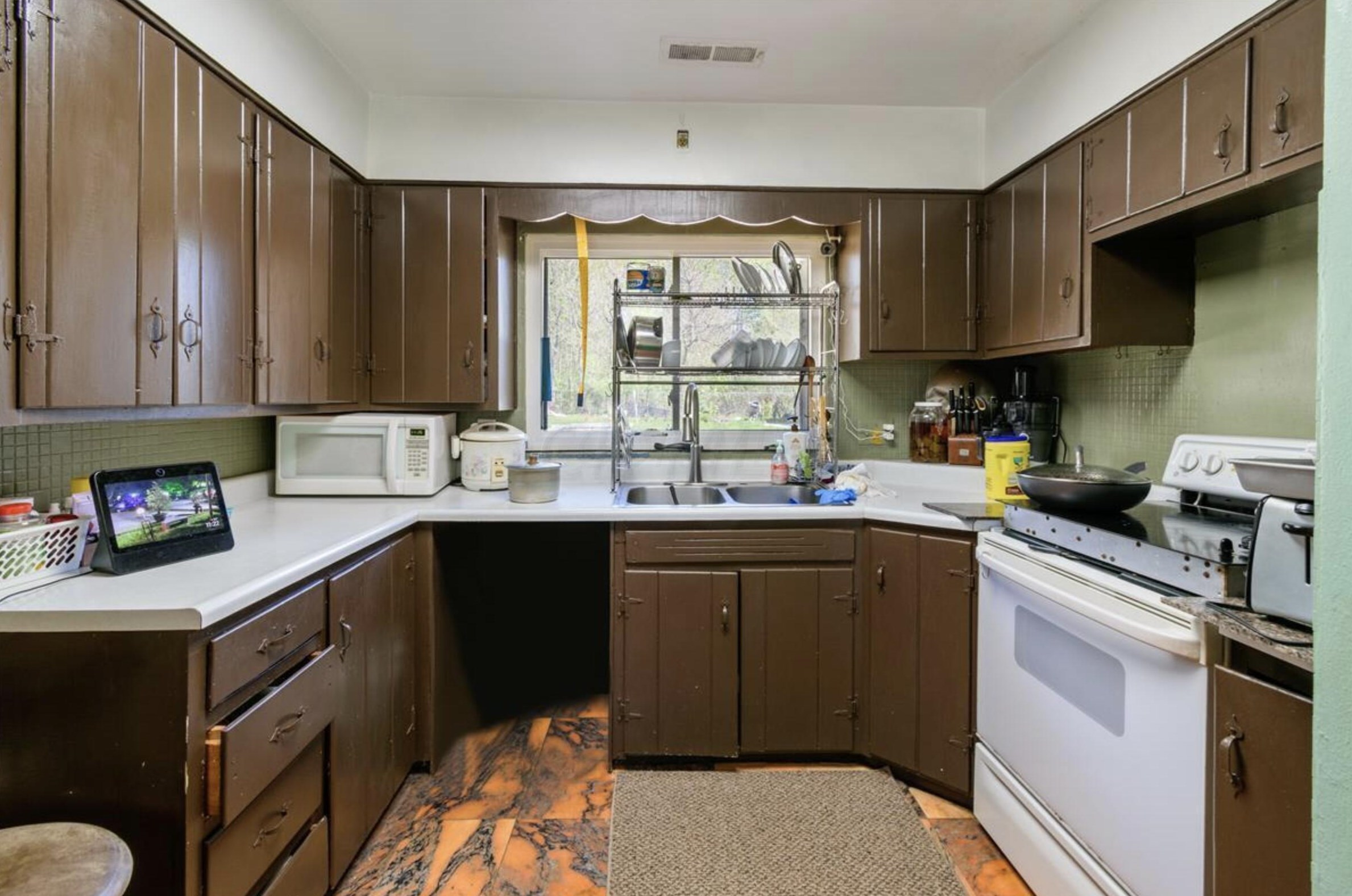 2740 Ferris Rd, Columbus OH 43224-2349 exterior