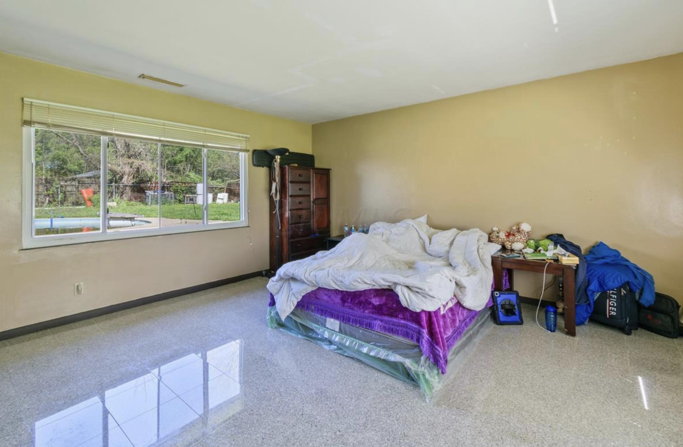 2740 Ferris Rd, Columbus OH 43224-2349 exterior