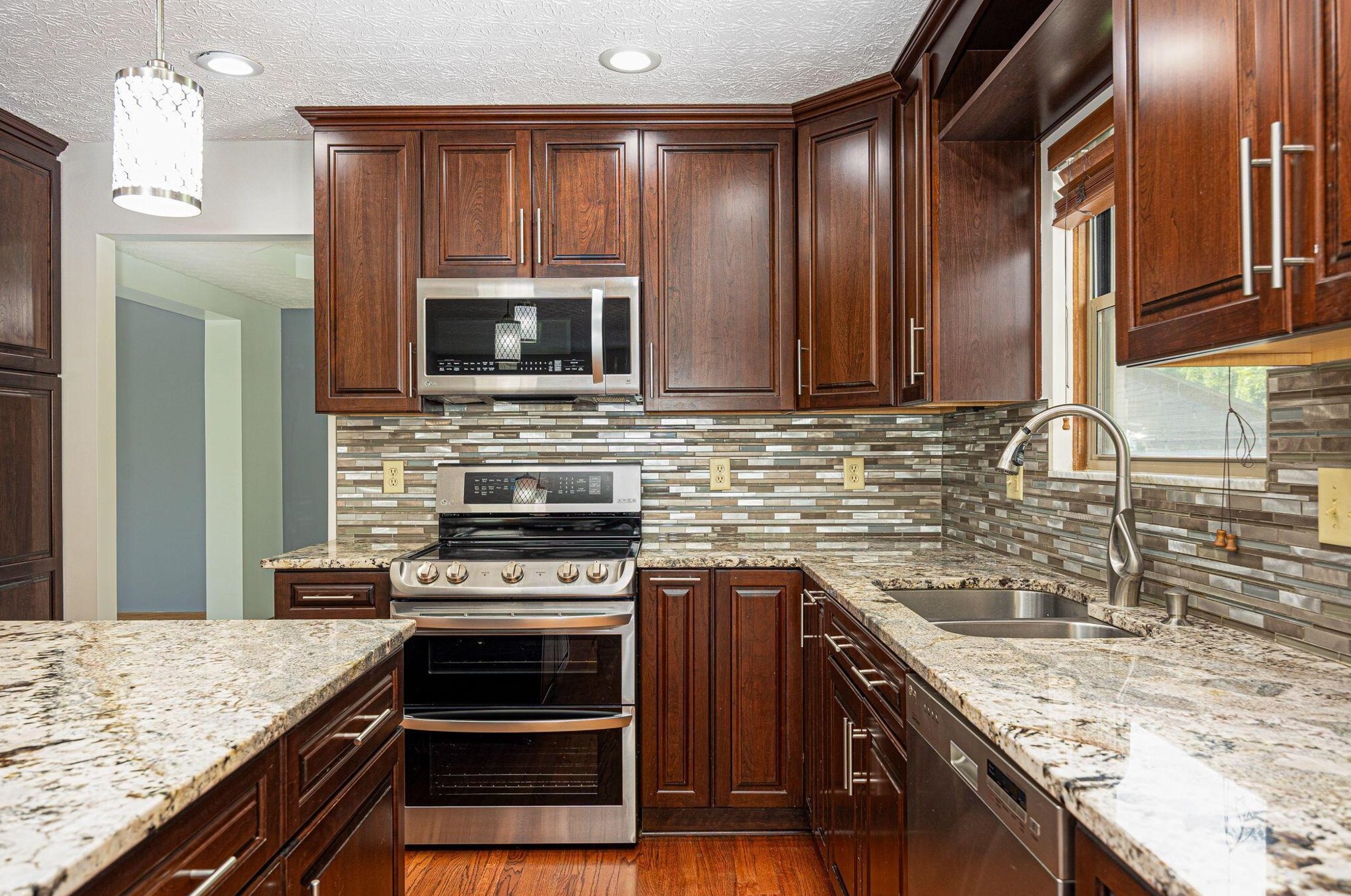 3251 Tollcross Dr, Hilliard OH  43026-7919 exterior