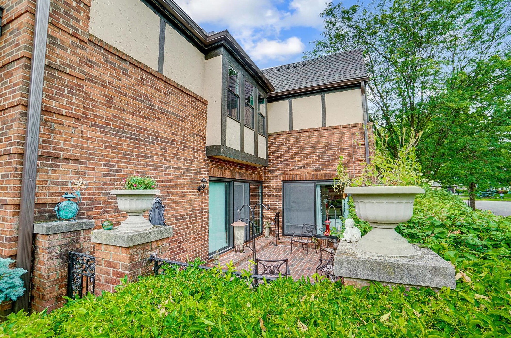 1311 La Rochelle Dr, Columbus OH  43221-1531 exterior