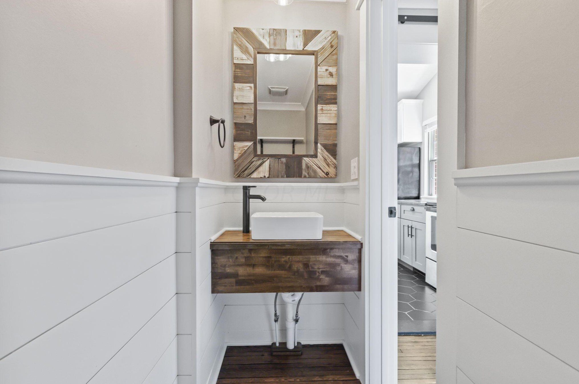 4644 High St, Columbus OH  43214-2004 exterior