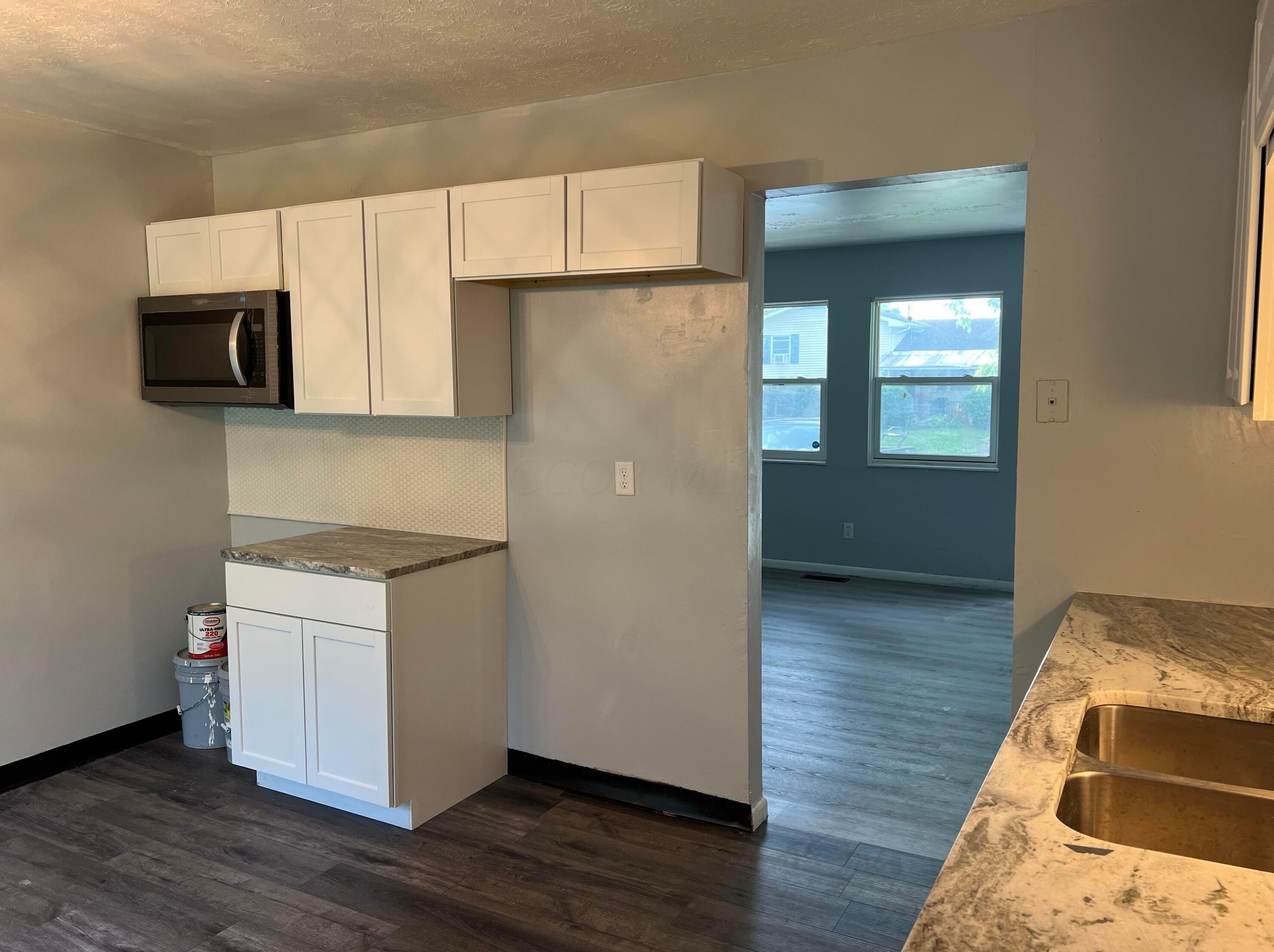 2348 Dunkirk Dr, Columbus OH  43219-1329 exterior