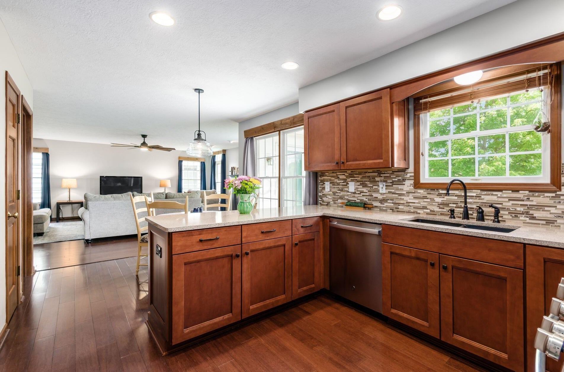 5910 Pne Wild Dr, Westerville OH  43082-9723 exterior