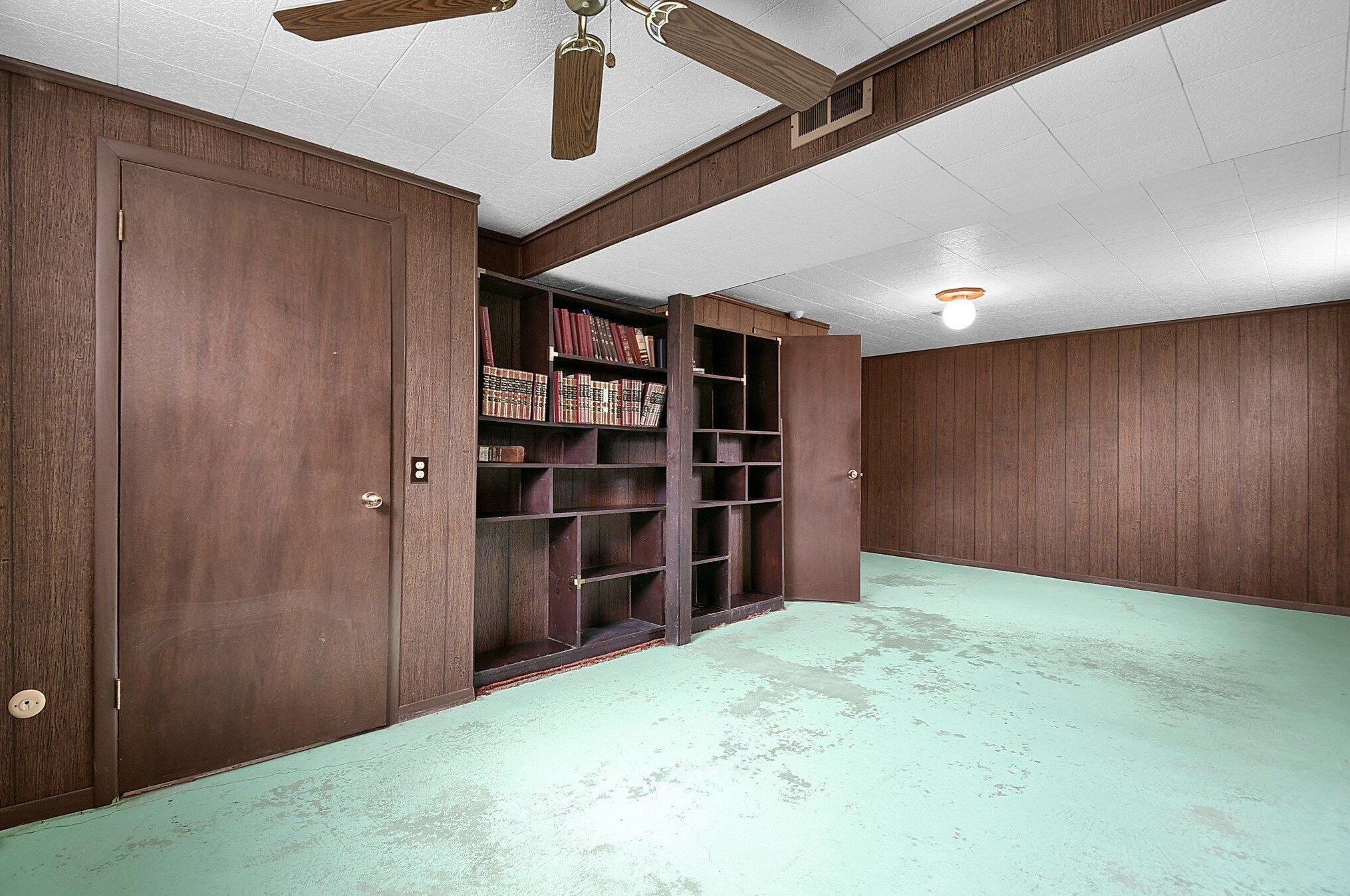 1741 Holw Run Dr, Columbus OH 43223-3413 exterior