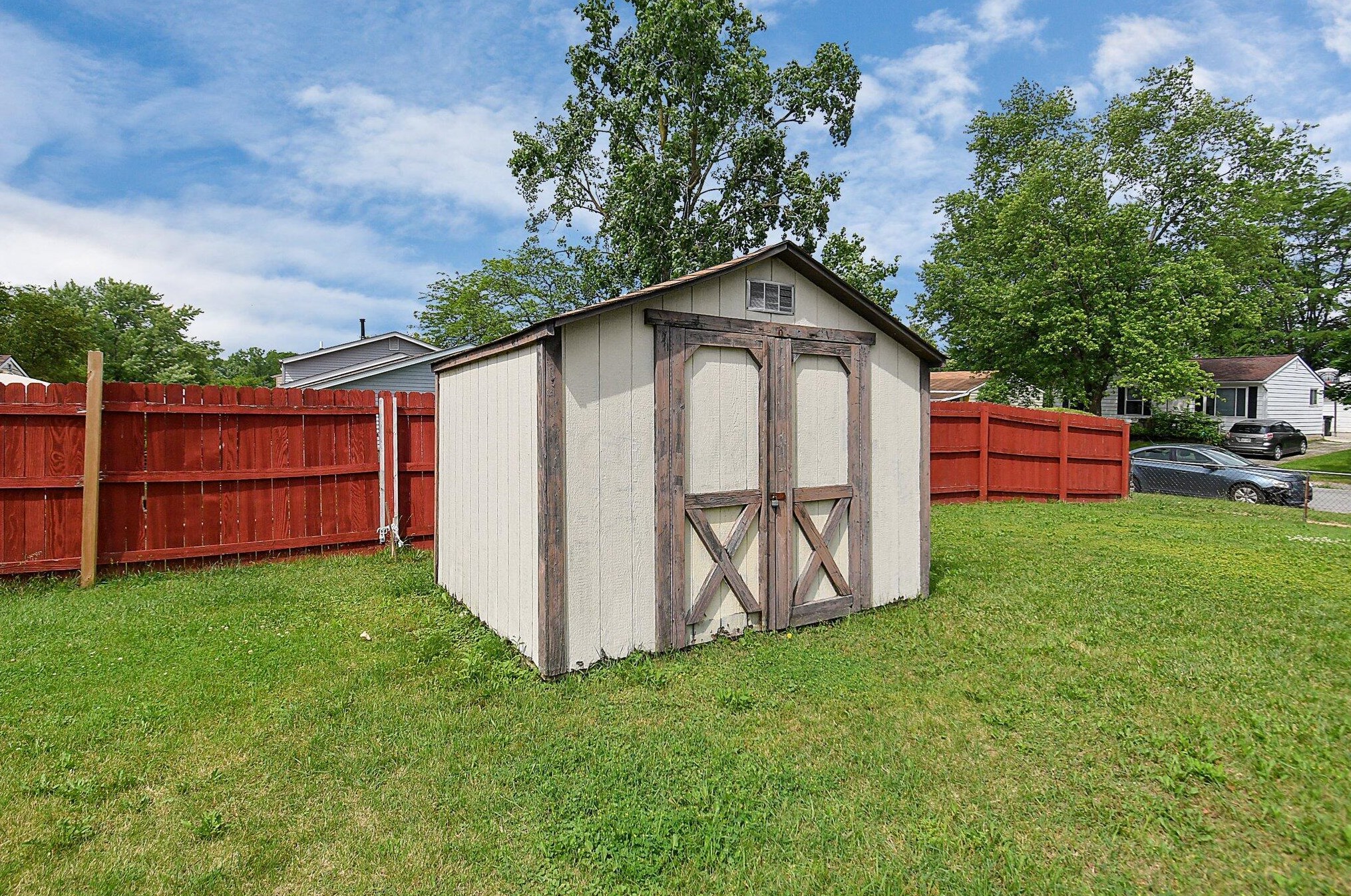 1741 Holw Run Dr, Columbus OH 43223-3413 exterior