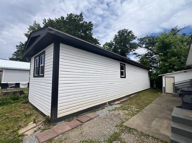 3137 Westerville Rd, Columbus OH 43224-3877 exterior