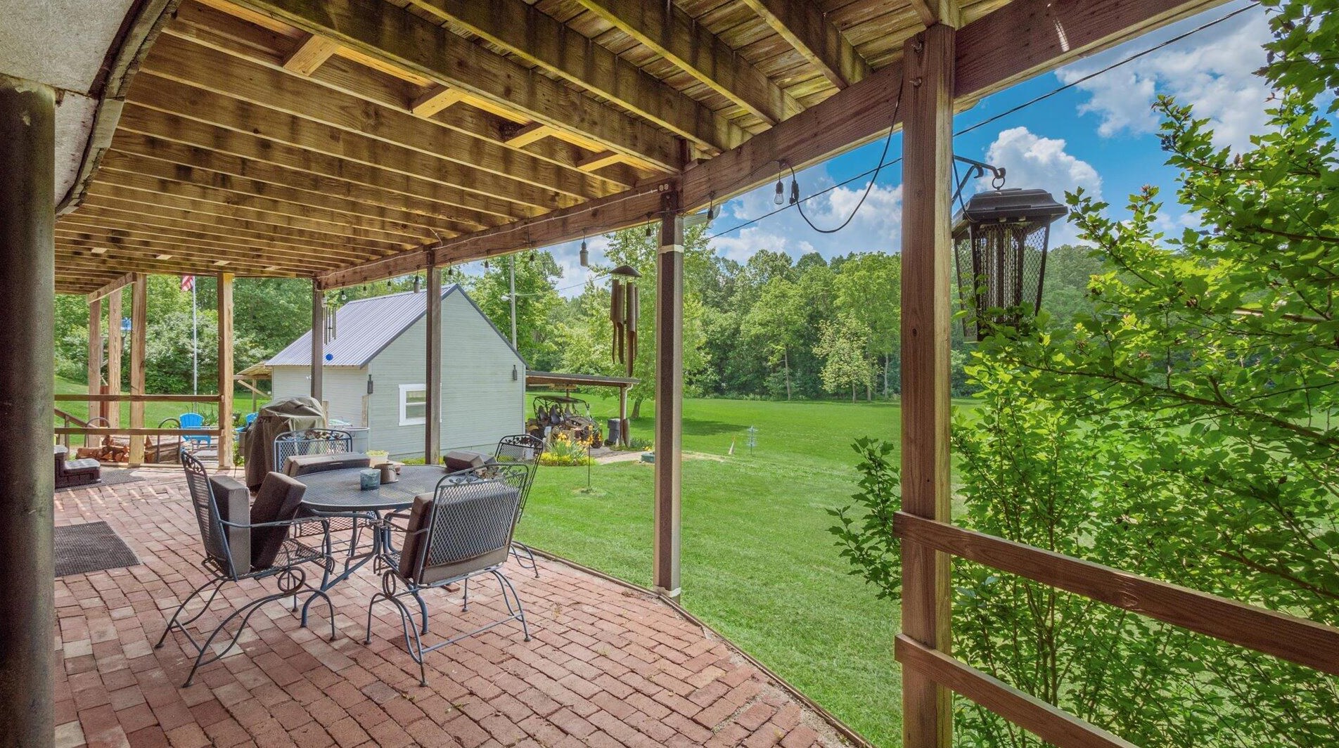 865 Logan Thornville Rd, Hide Away Hills OH  43107-9762 exterior