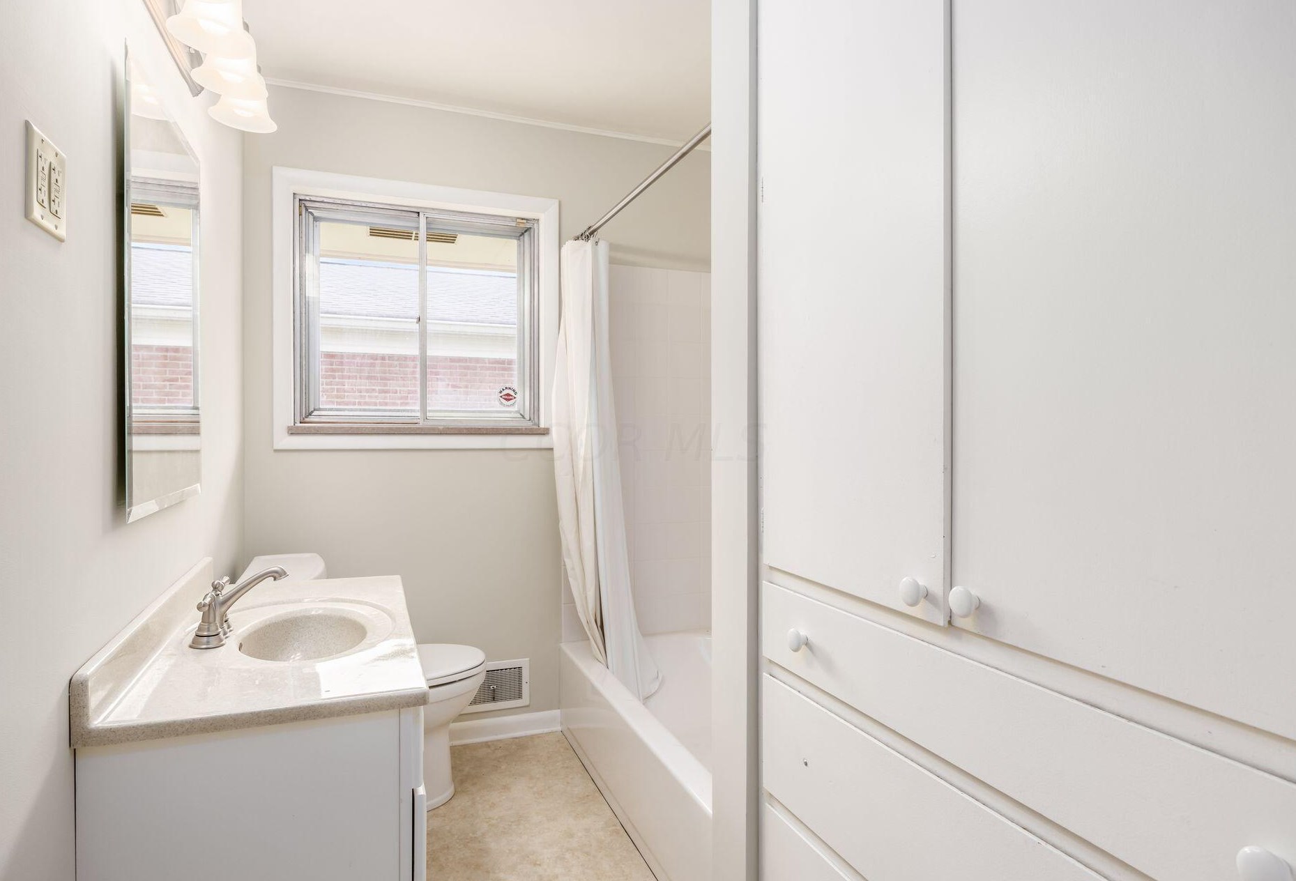 211 Ceramic Dr, Columbus OH 43214-3073 exterior