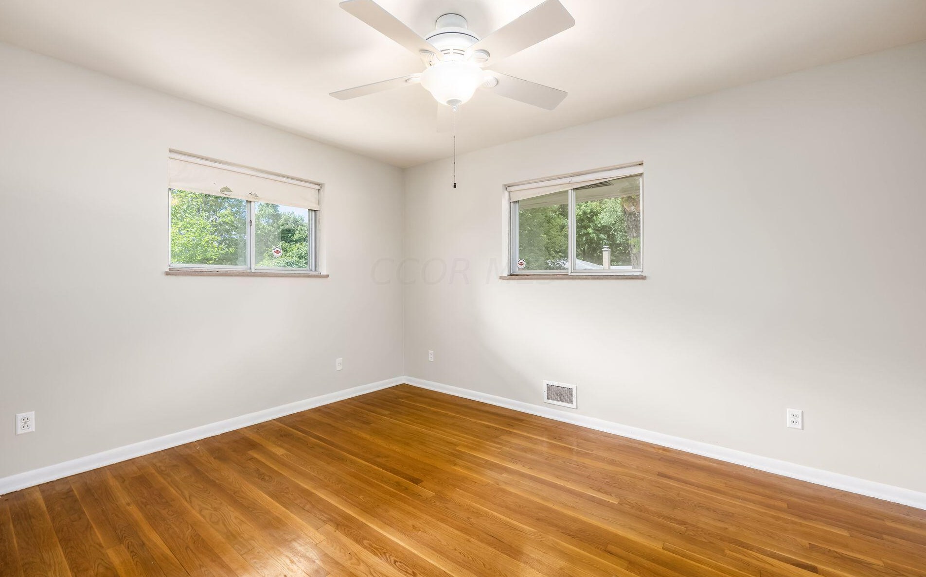 211 Ceramic Dr, Columbus OH 43214-3073 exterior