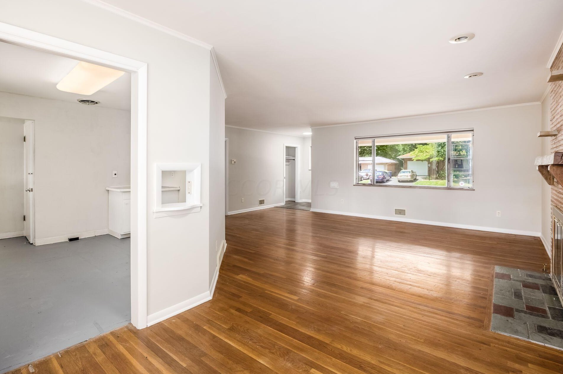 211 Ceramic Dr, Columbus OH 43214-3073 exterior