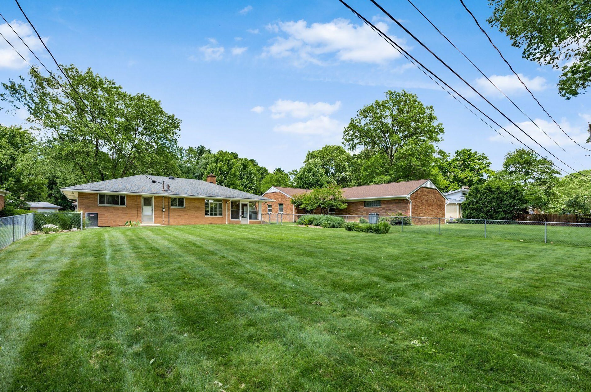 211 Ceramic Dr, Columbus OH 43214-3073 exterior