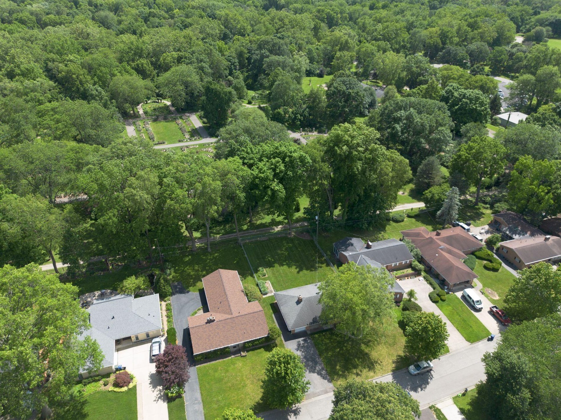 211 Ceramic Dr, Columbus OH 43214-3073 exterior