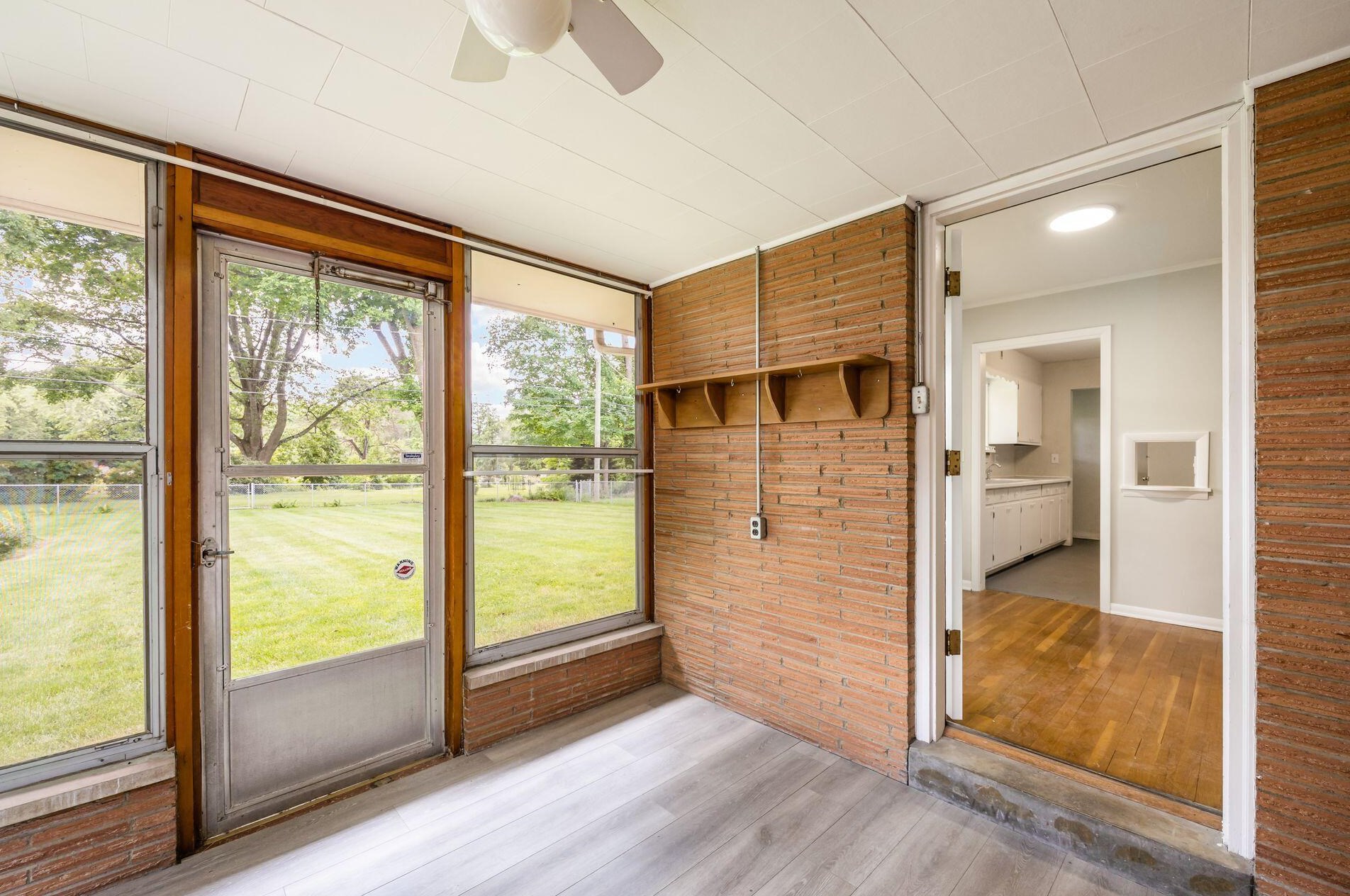 211 Ceramic Dr, Columbus OH 43214-3073 exterior