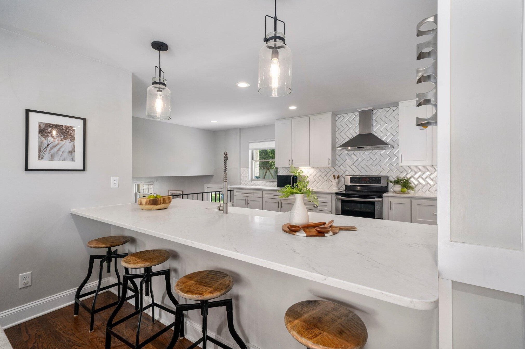 1385 Ridgeview Rd, Columbus OH 43221-2706 exterior