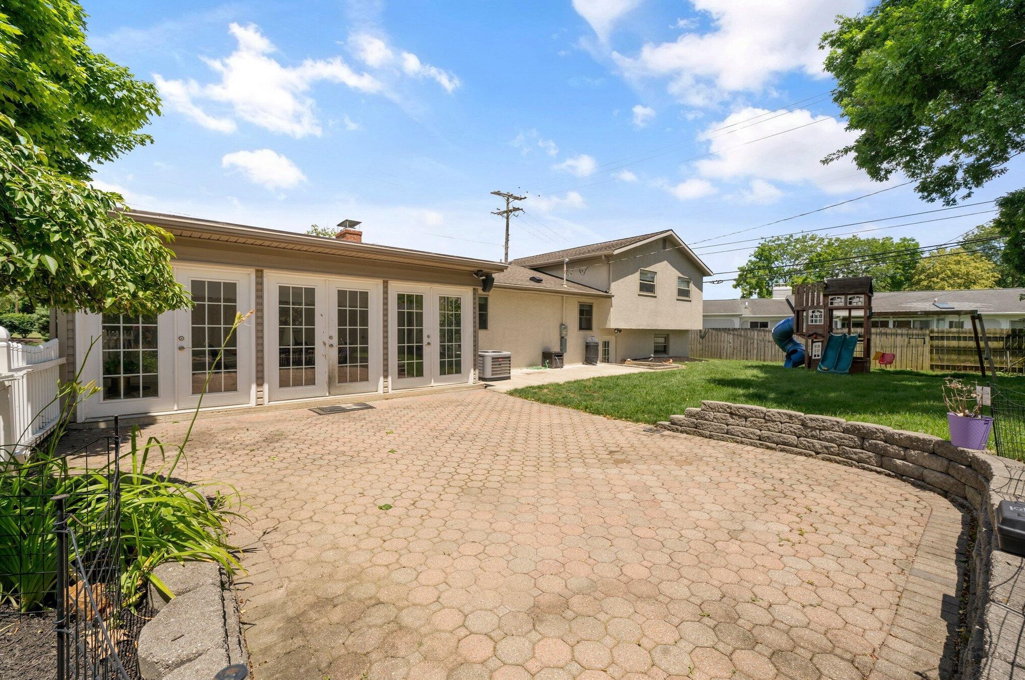 1385 Ridgeview Rd, Columbus OH 43221-2706 exterior