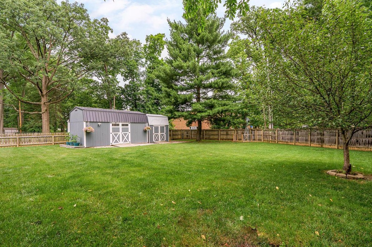 562 Bonnington Way, Columbus OH  43230-2302 exterior