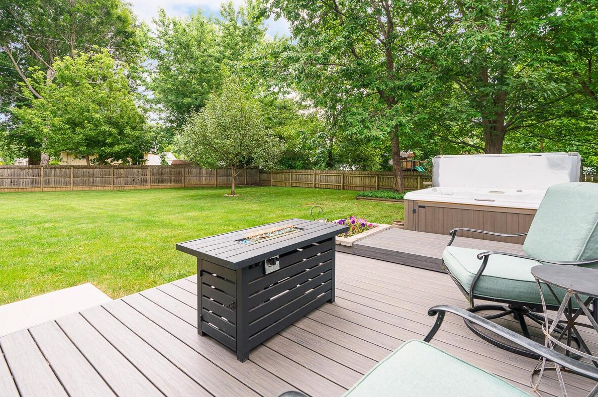 562 Bonnington Way, Columbus OH  43230-2302 exterior