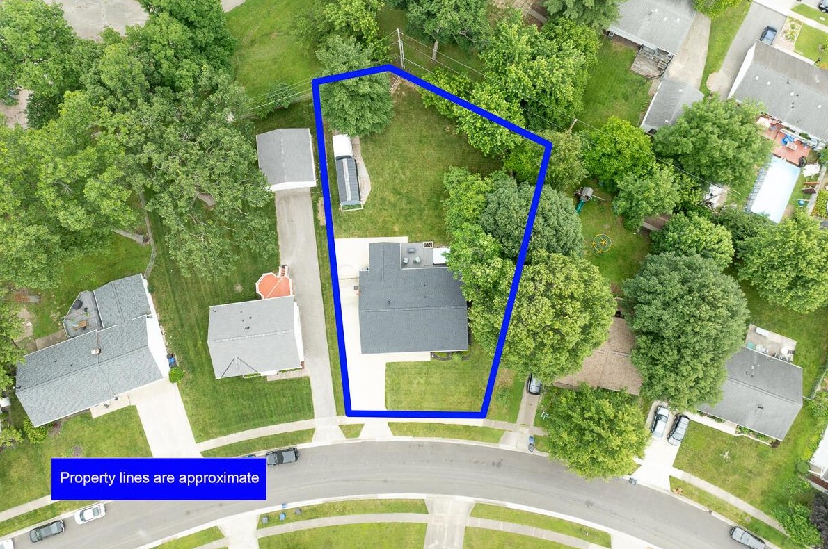 562 Bonnington Way, Columbus OH  43230-2302 exterior