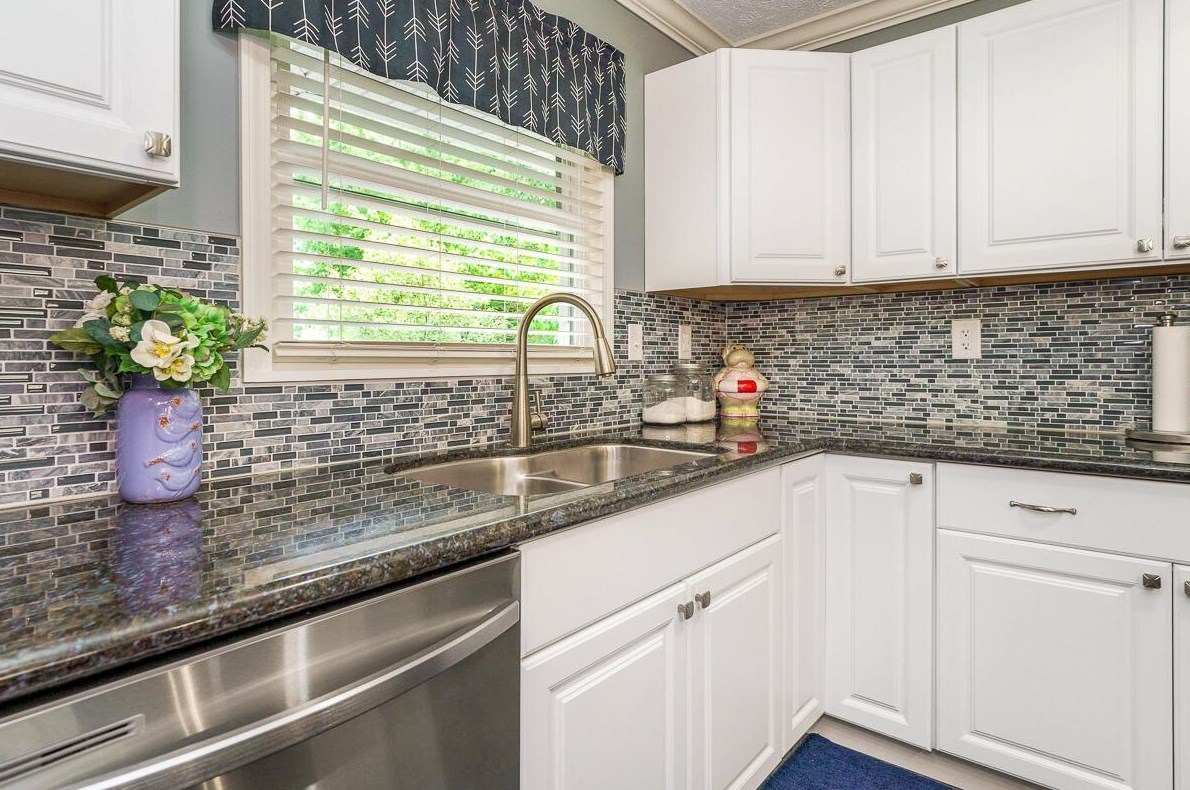 562 Bonnington Way, Columbus OH  43230-2302 exterior