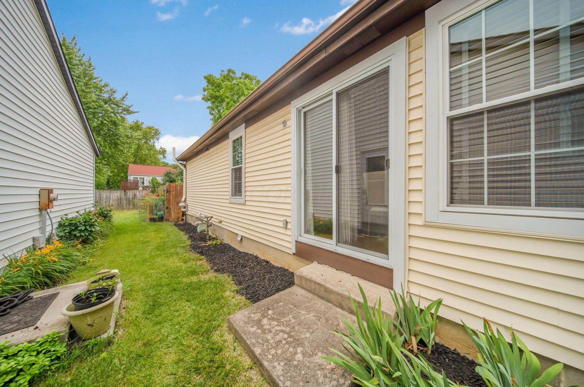 7315 Bride Water Blvd, Columbus OH  43235-4325 exterior