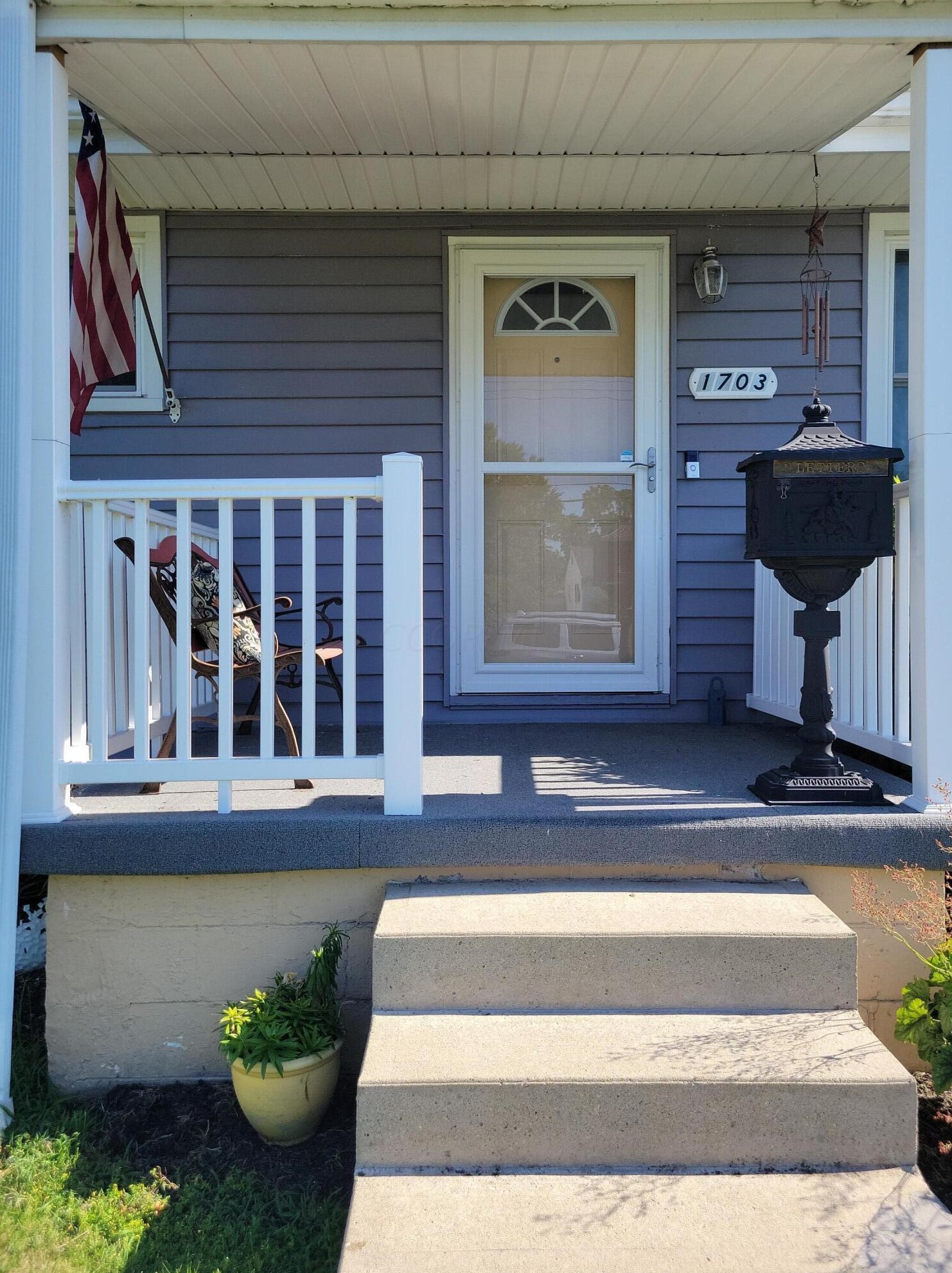 1703 Beacon St, Lancaster OH  43130-2113 exterior