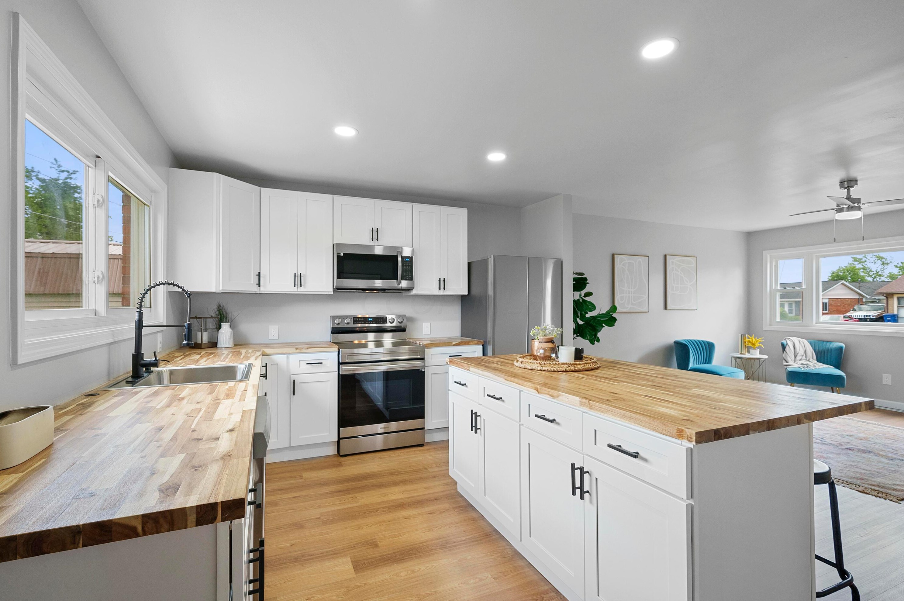 1872 Alvason Ave, Columbus OH exterior