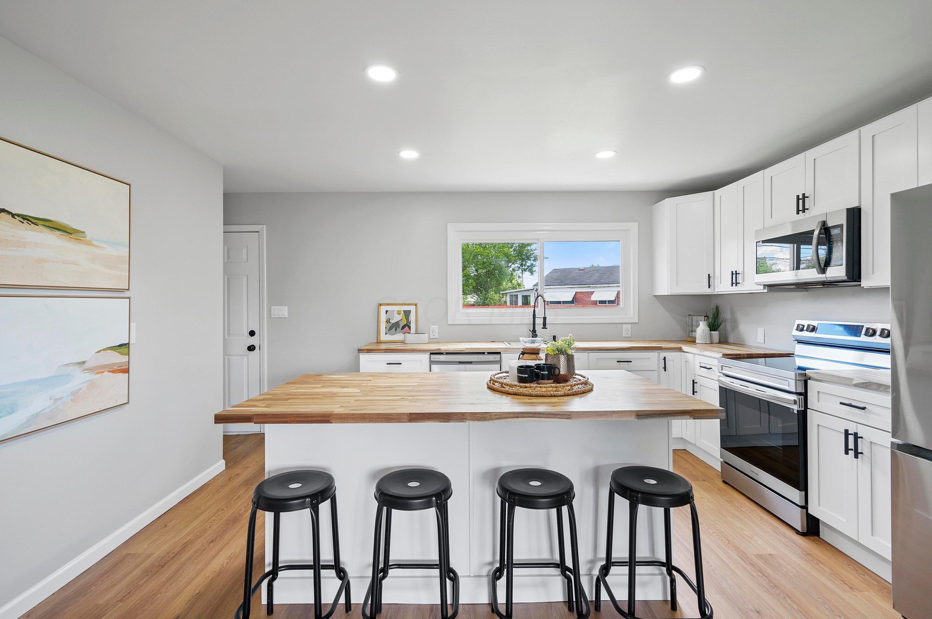 1872 Alvason Ave, Columbus OH exterior