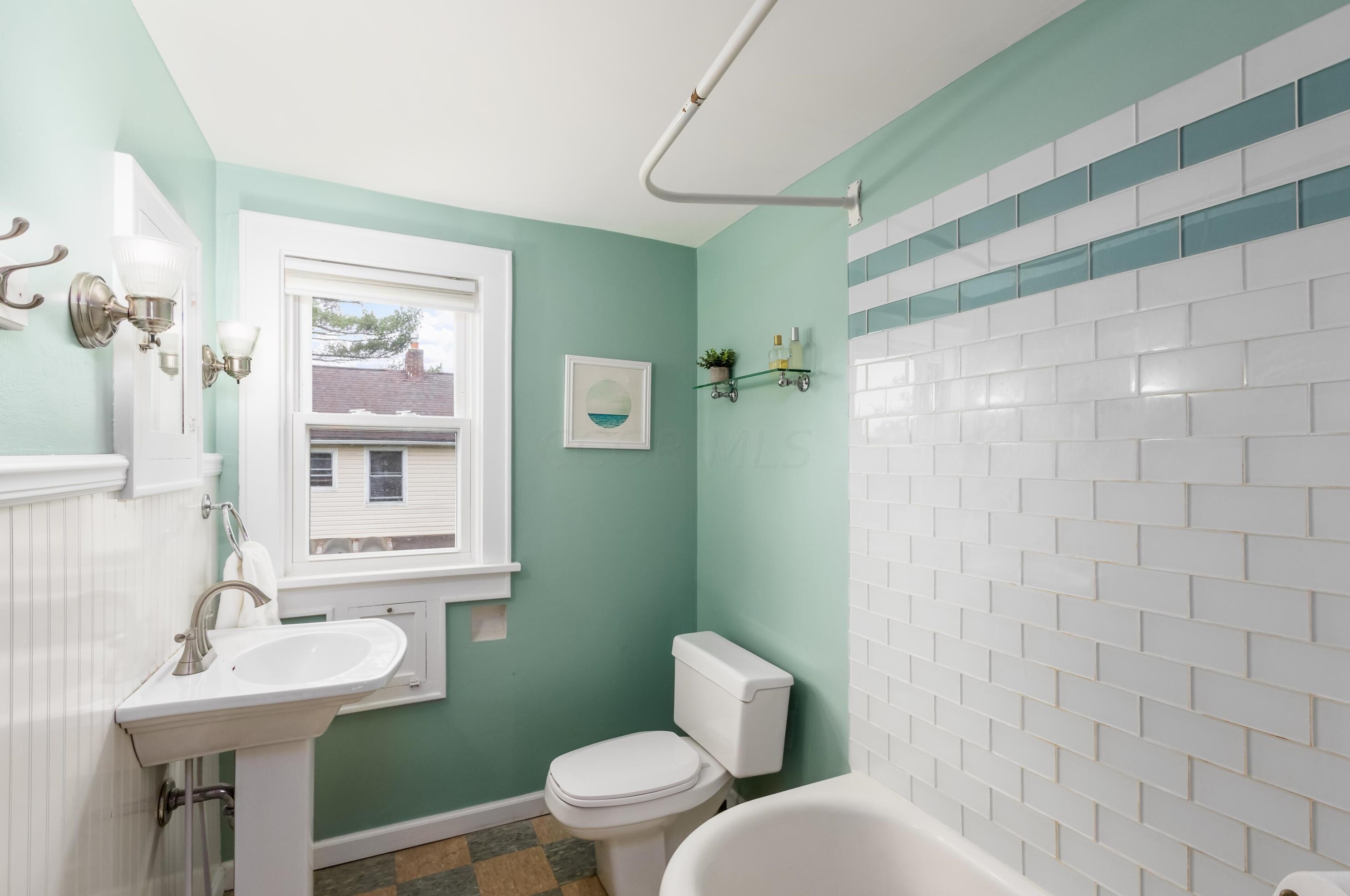 2932 Oaklawn St, Columbus OH  43224-4350 exterior