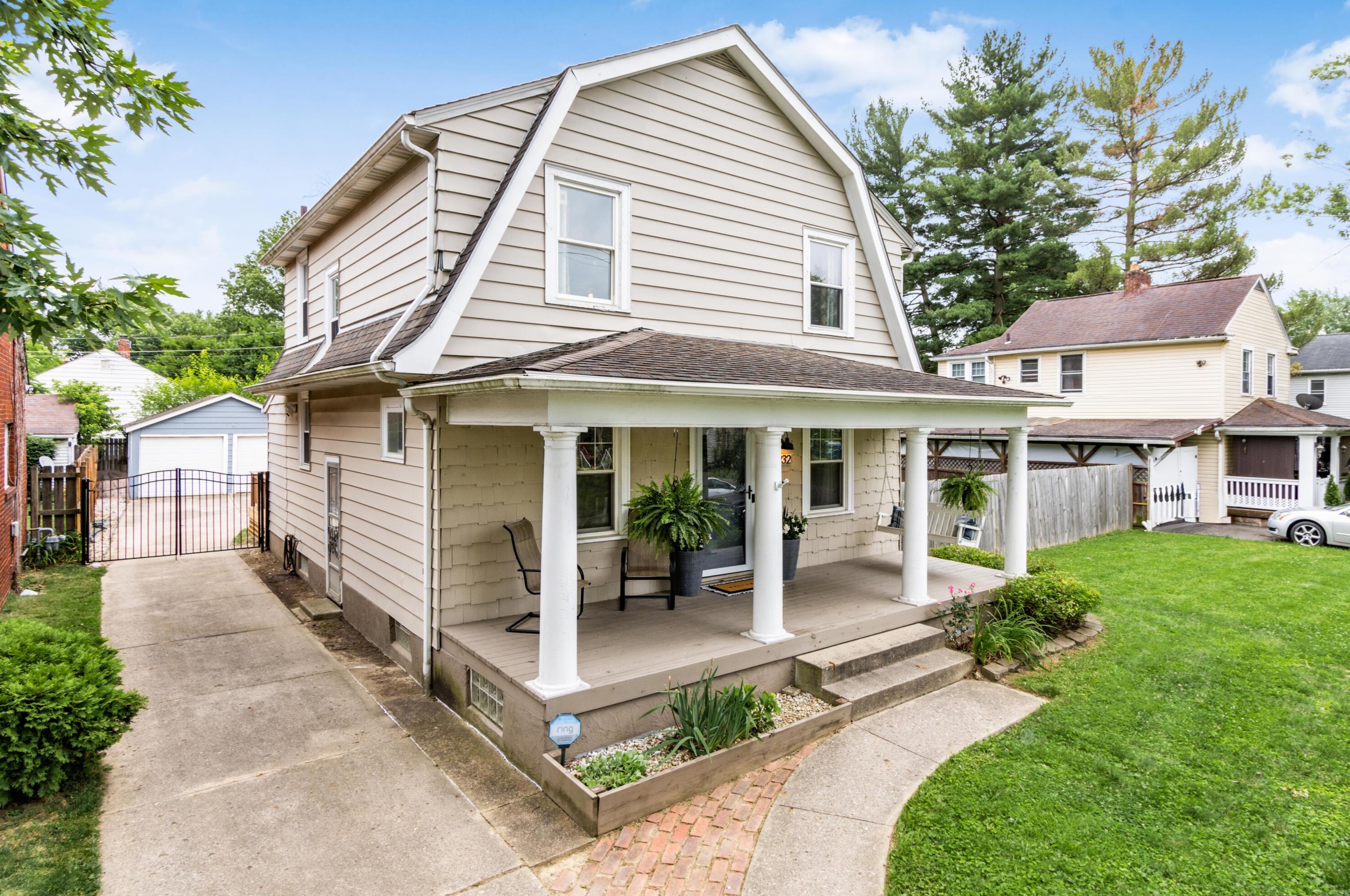 2932 Oaklawn St, Columbus OH  43224-4350 exterior